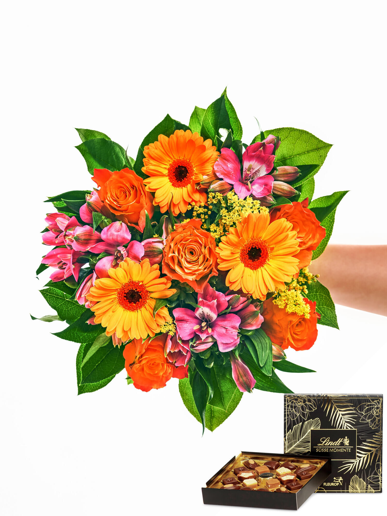 Sonnige Geburtstagsgrüße mit Lindt-Pralinen - Hauptblüte: Alstromerien, Germini, Rosen - Hauptfarbe: Gelb, Orange, Pink