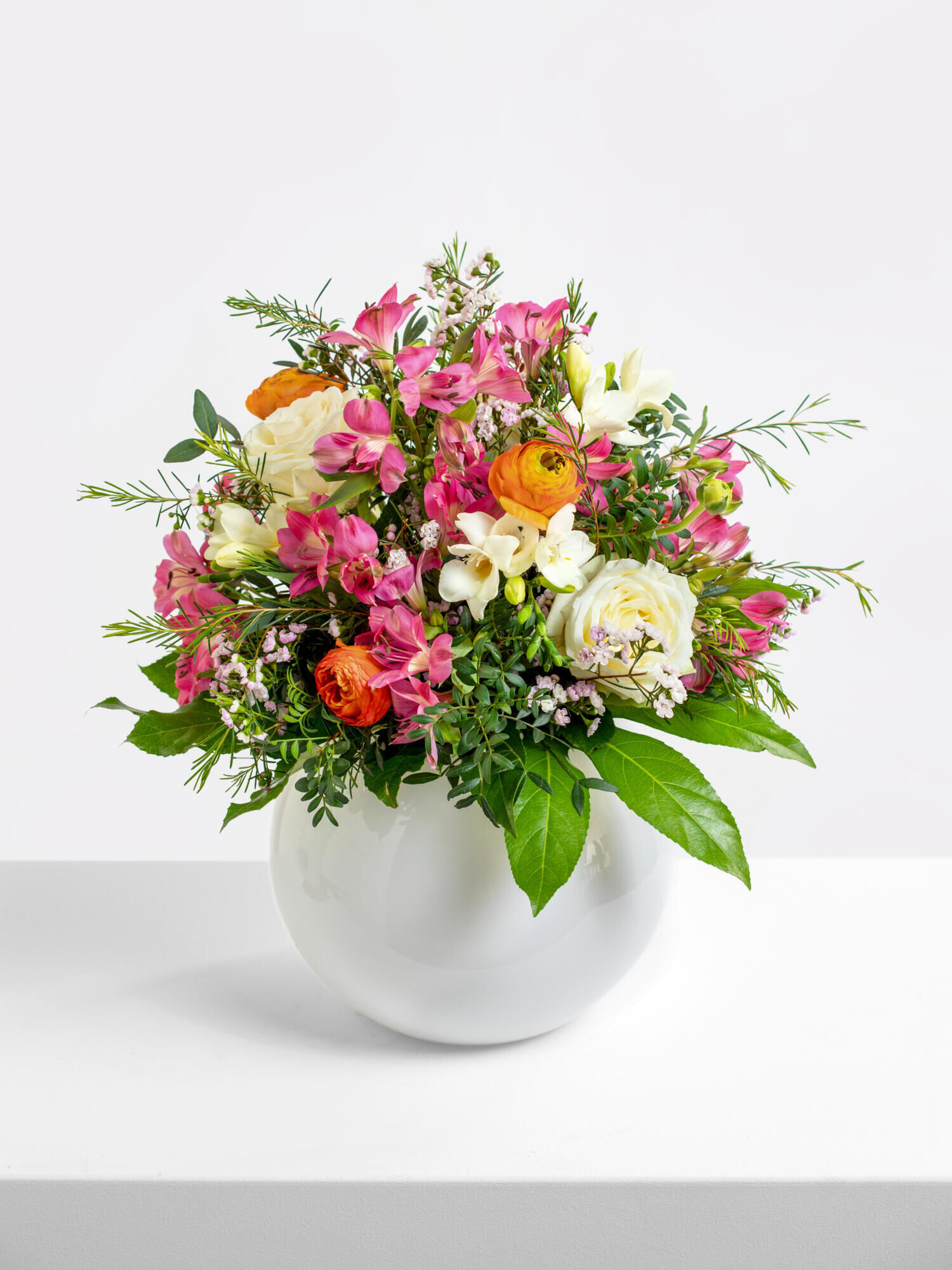 Mein Sonnenschein - Hauptblüte: Alstromerien, Freesien, Ranunkeln, Rosen - Hauptfarbe: Orange, Rosa, Weiß