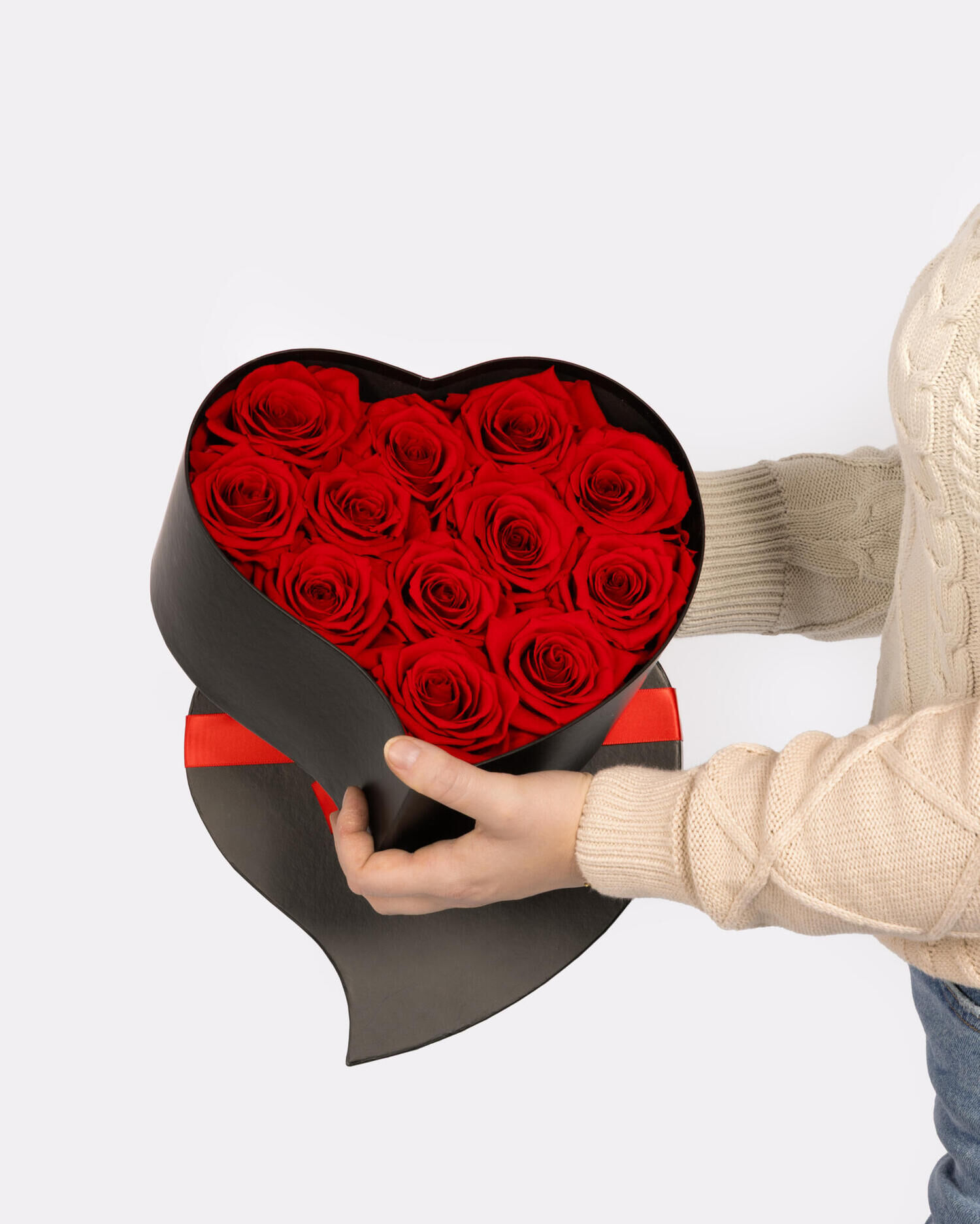 Lovebox - Main Colors: RED - Main Flowers: ROSES