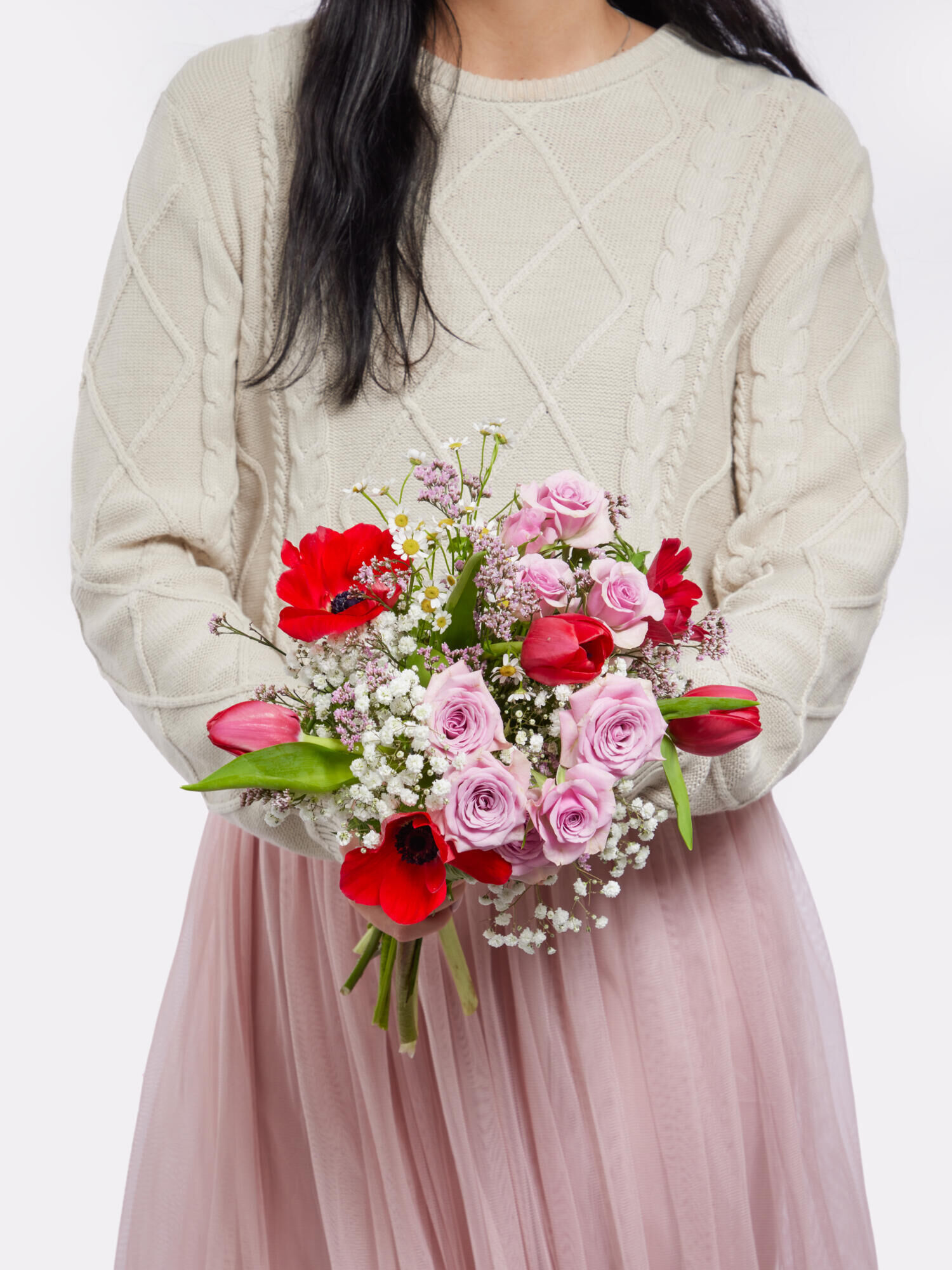 Cloud Nine - Main Colors: RED, ROSE - Main Flowers: ROSES, TULIPS