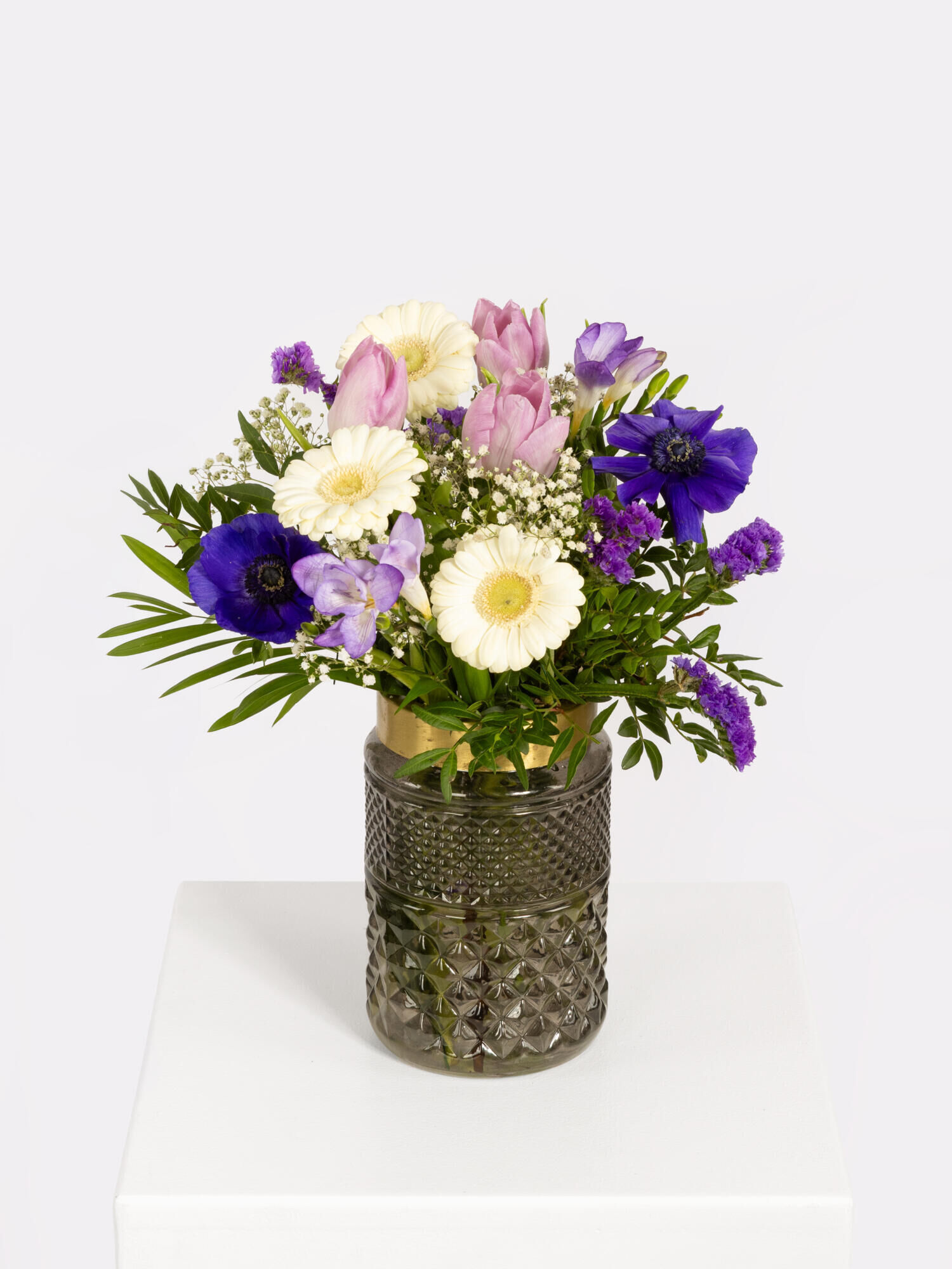 Blue Ocean - Hauptblüte: Freesien, Germini, Tulpen - Hauptfarbe: Blau, Violett