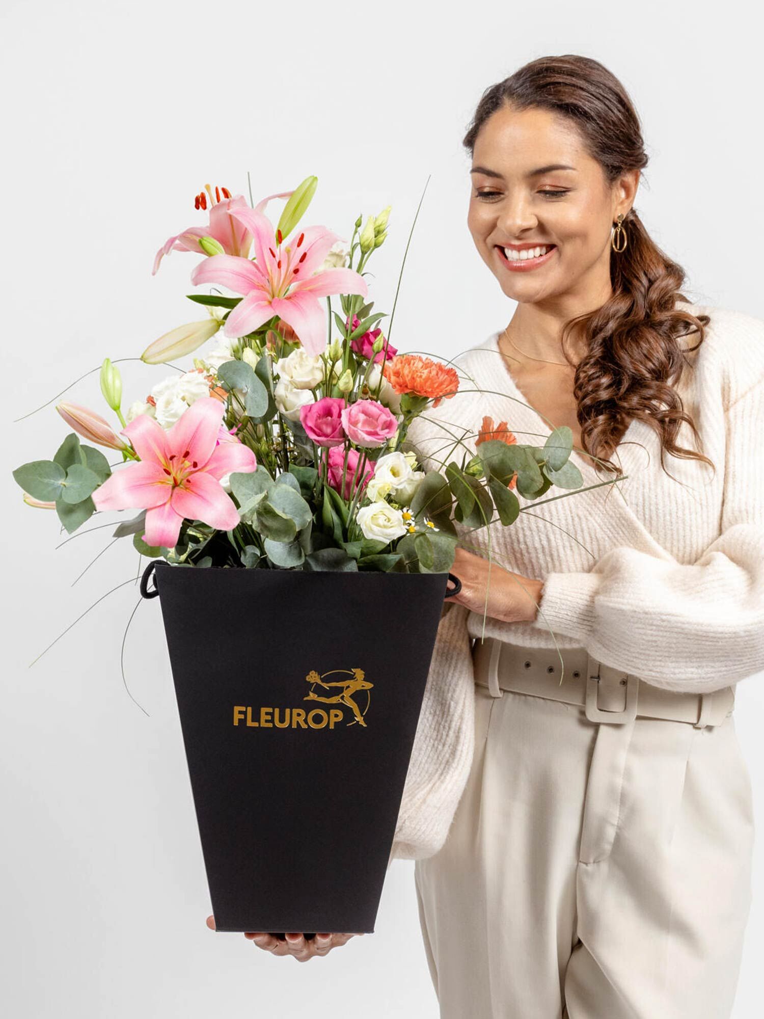 Frühlingsgefühle  - Hauptblüte: Eustoma, Lilien, Nelken - Hauptfarbe: Apricot, Rosa, Weiß