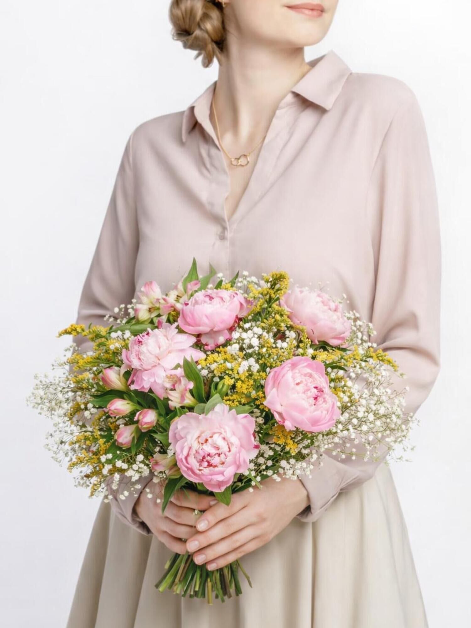 Lucky Star - Main Colors: ROSE, YELLOW - Main Flowers: PEONIES