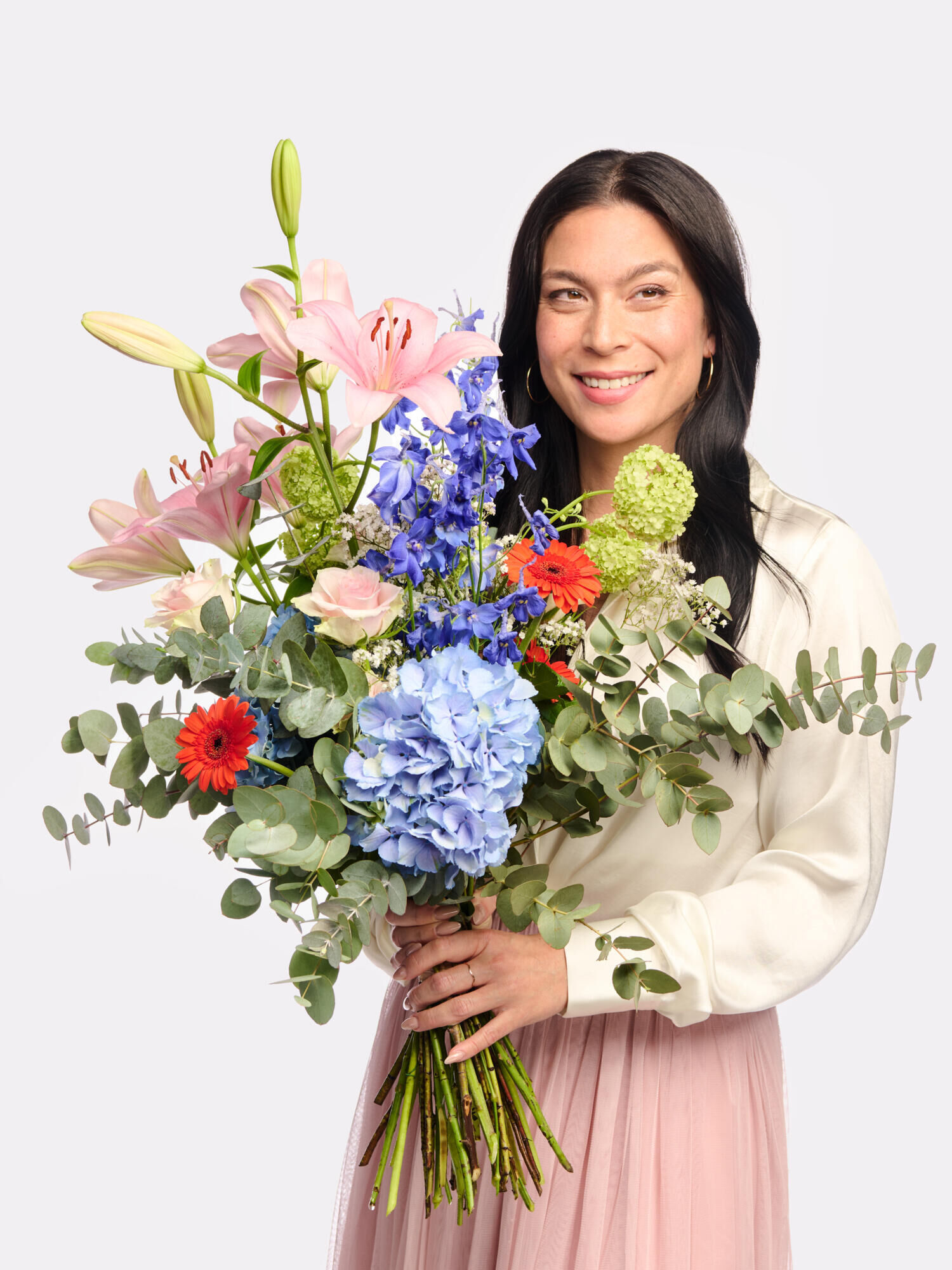 For my everyday hero - Main Colors: BLUE, ORANGE, ROSE - Main Flowers: GERBERA, HYDRANGEA, LILIES, ROSES