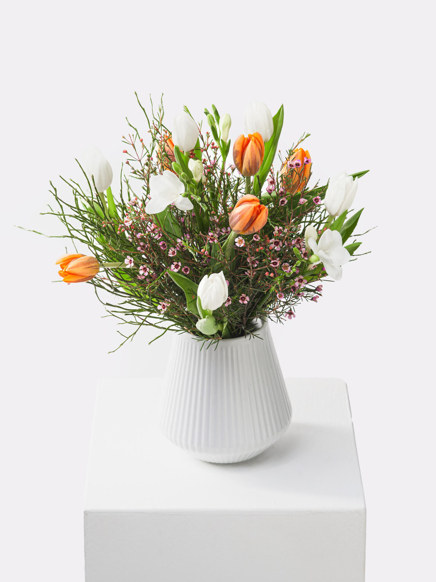 Kleine Aufmunterung - Hauptblüte: Freesien, Tulpen - Hauptfarbe: Orange, Weiß