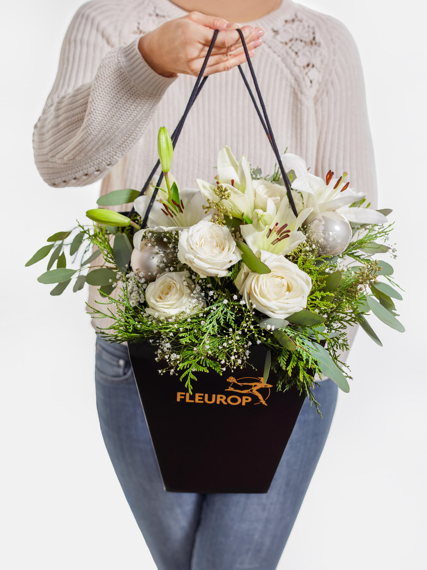 Schneezauber - Hauptblüte: Lilien, Rosen - Hauptfarbe: Weiß