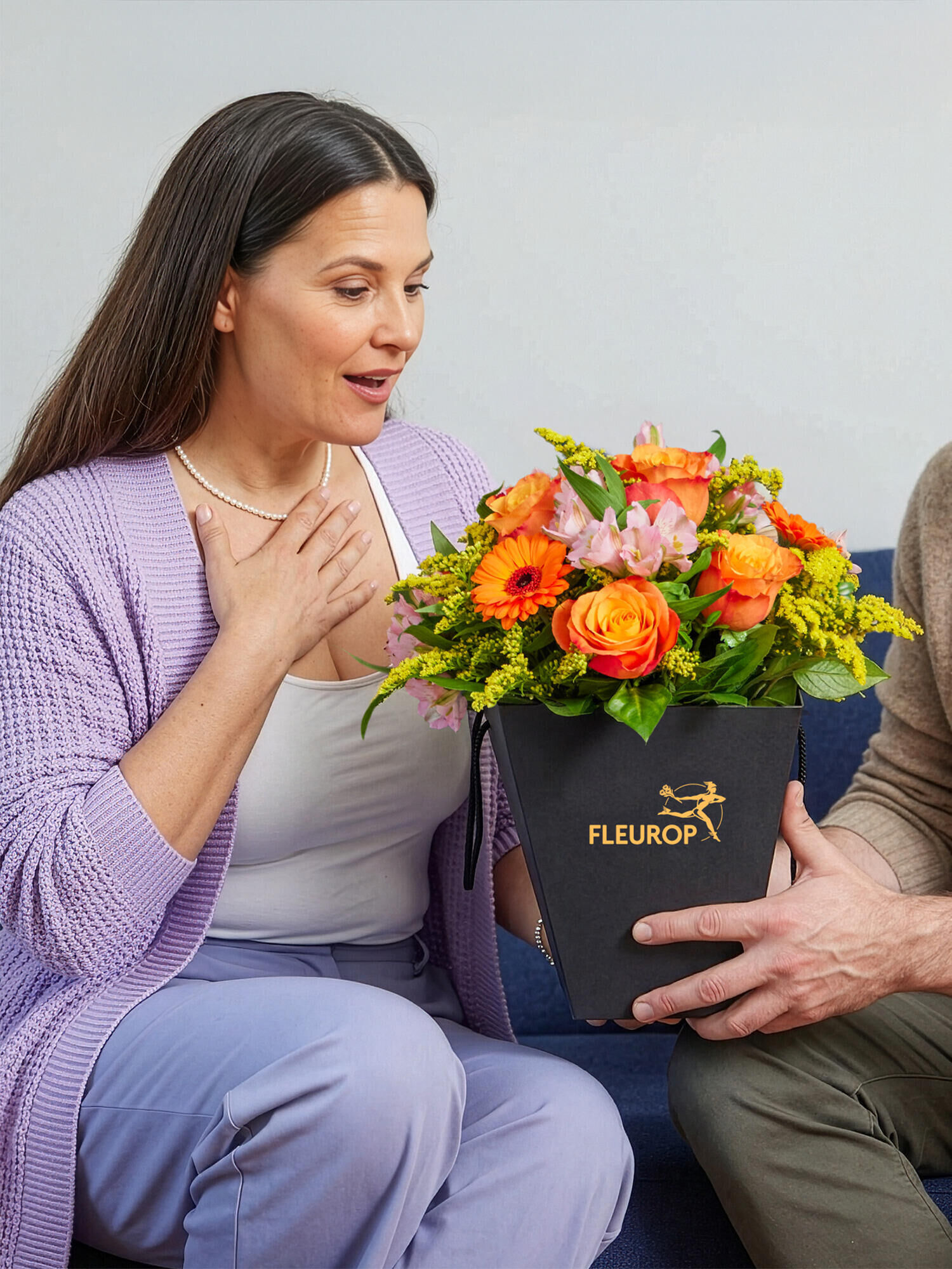 Sonnige Geburtstagsgrüße - Hauptblüte: Alstromerien, Germini, Rosen - Hauptfarbe: Orange, Pink