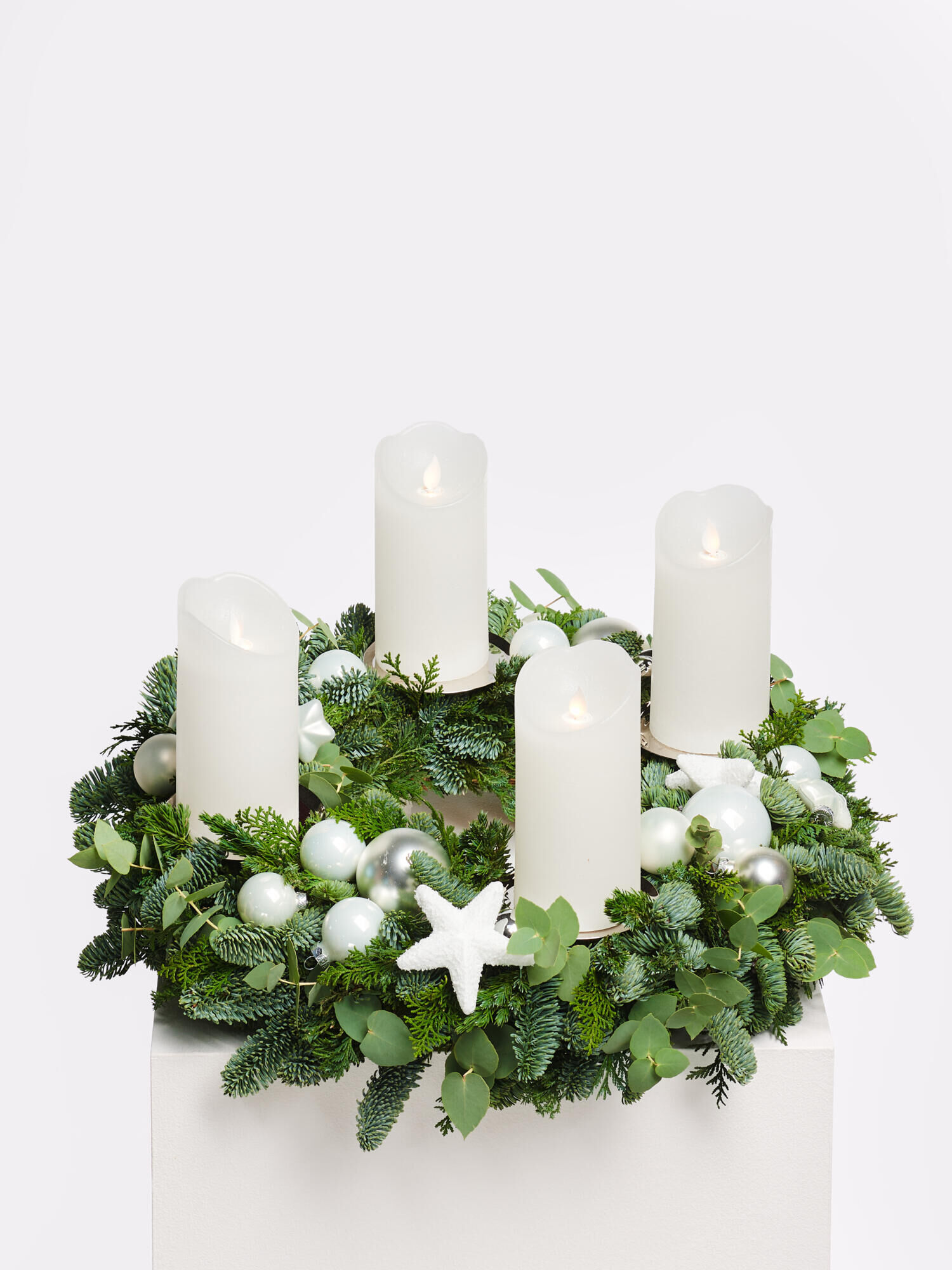 Shining Advent Greeting - Main Colors: WHITE