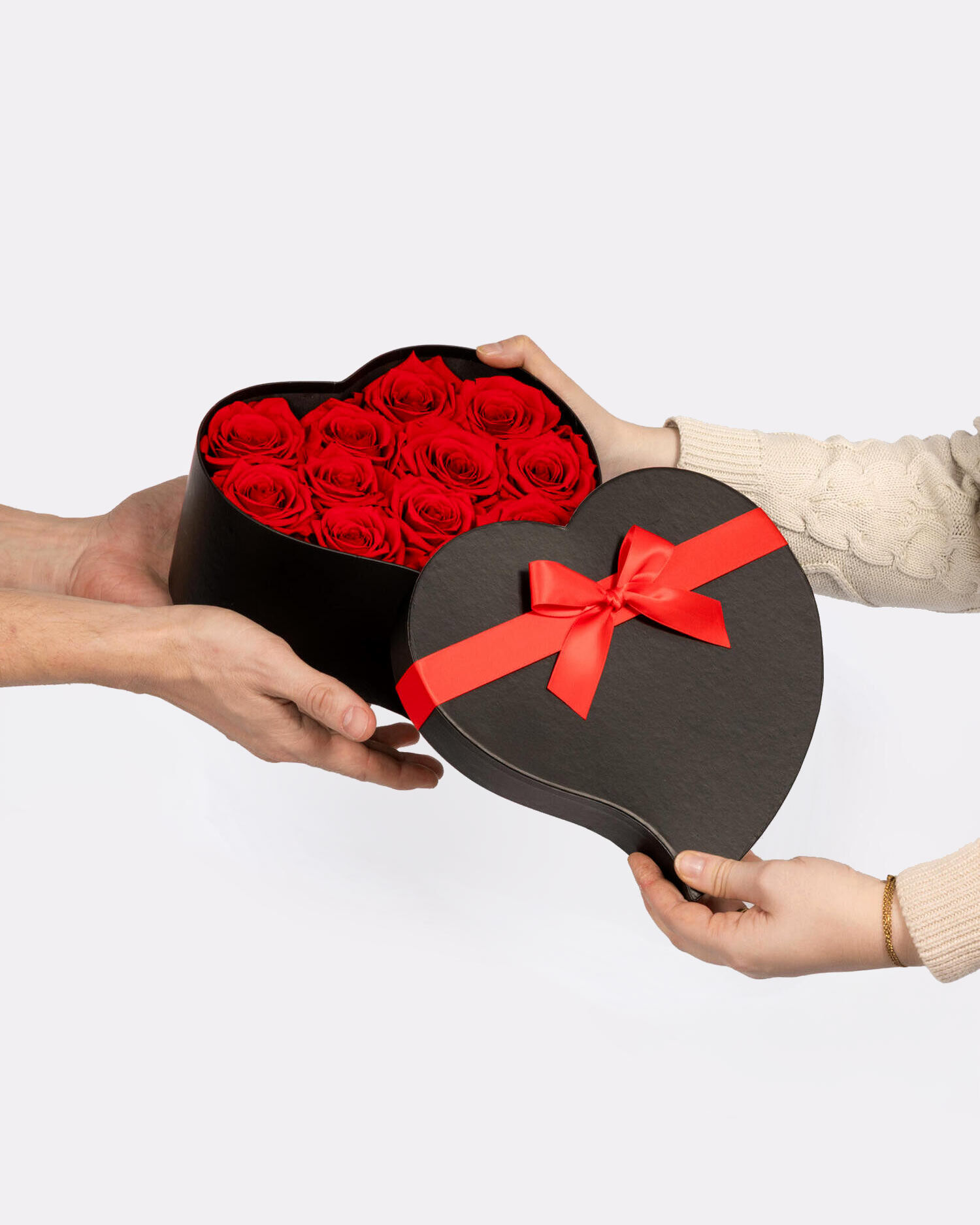 Lovebox - Main Colors: RED - Main Flowers: ROSES