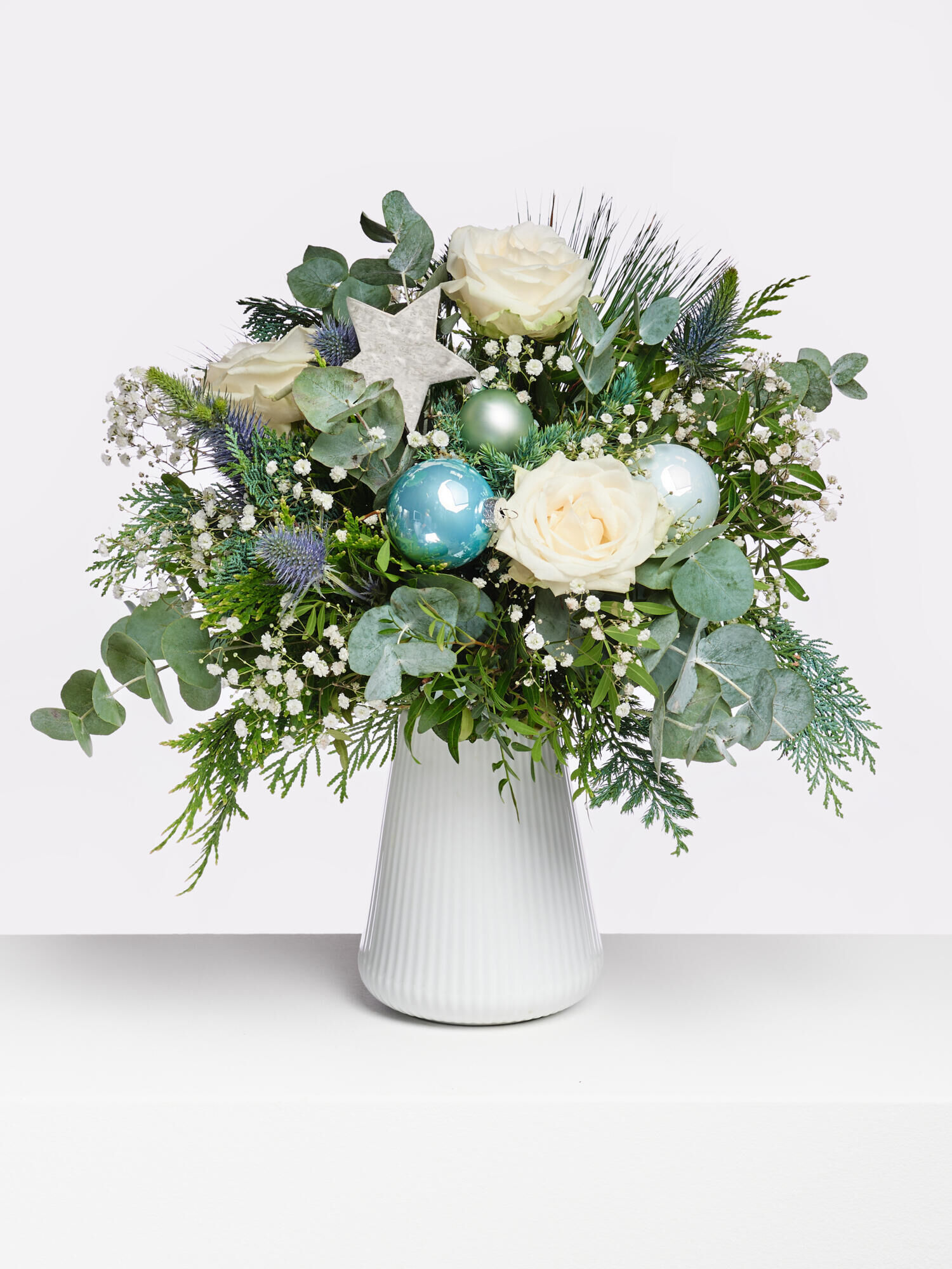 Blue Moon - Main Colors: BLUE, GREEN, WHITE - Main Flowers: ROSES