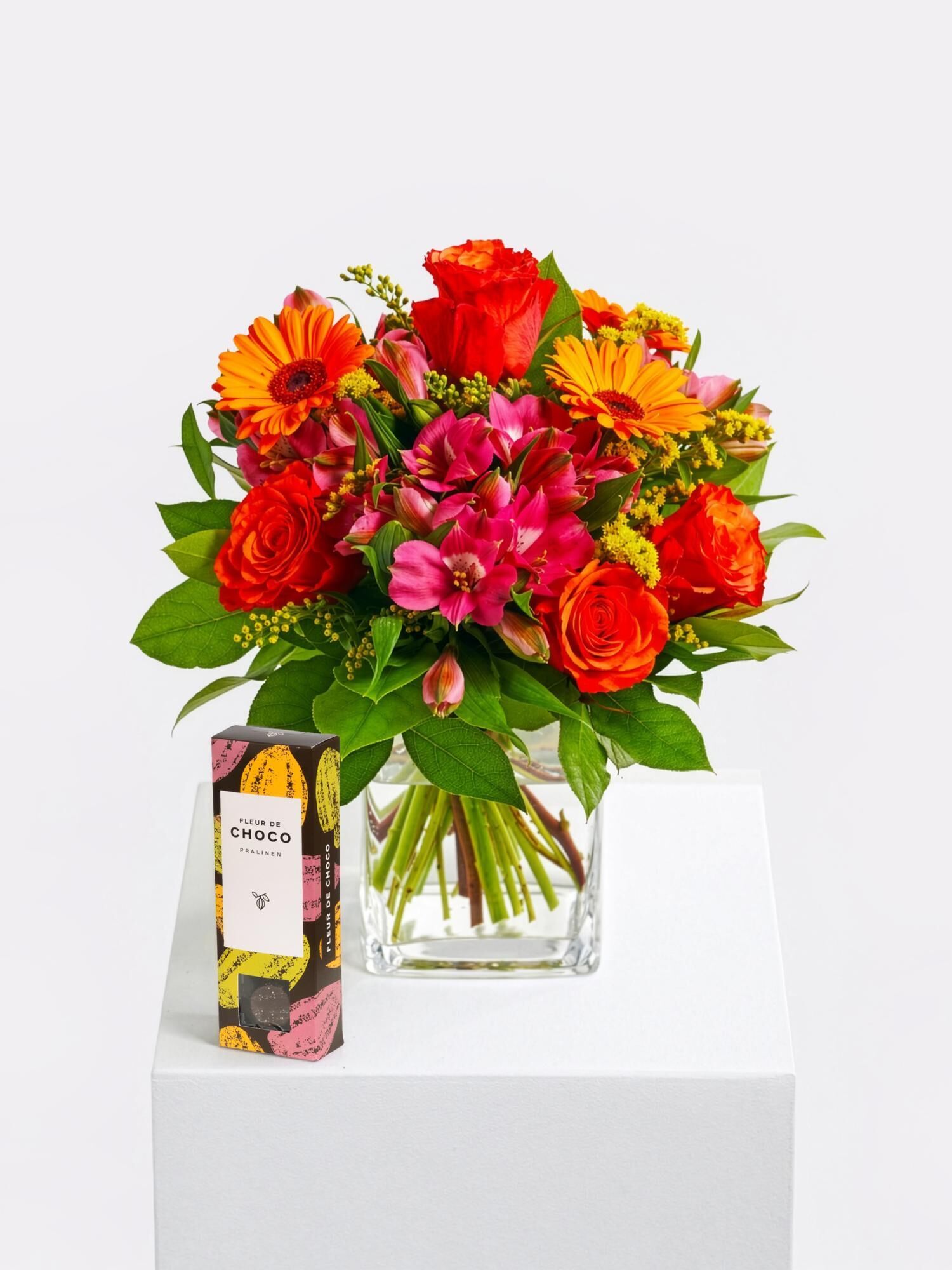 Sonnige Geburtstagsgrüße mit Fleur de Choco - Hauptblüte: Alstromerien, Germini, Rosen - Hauptfarbe: Orange, Pink