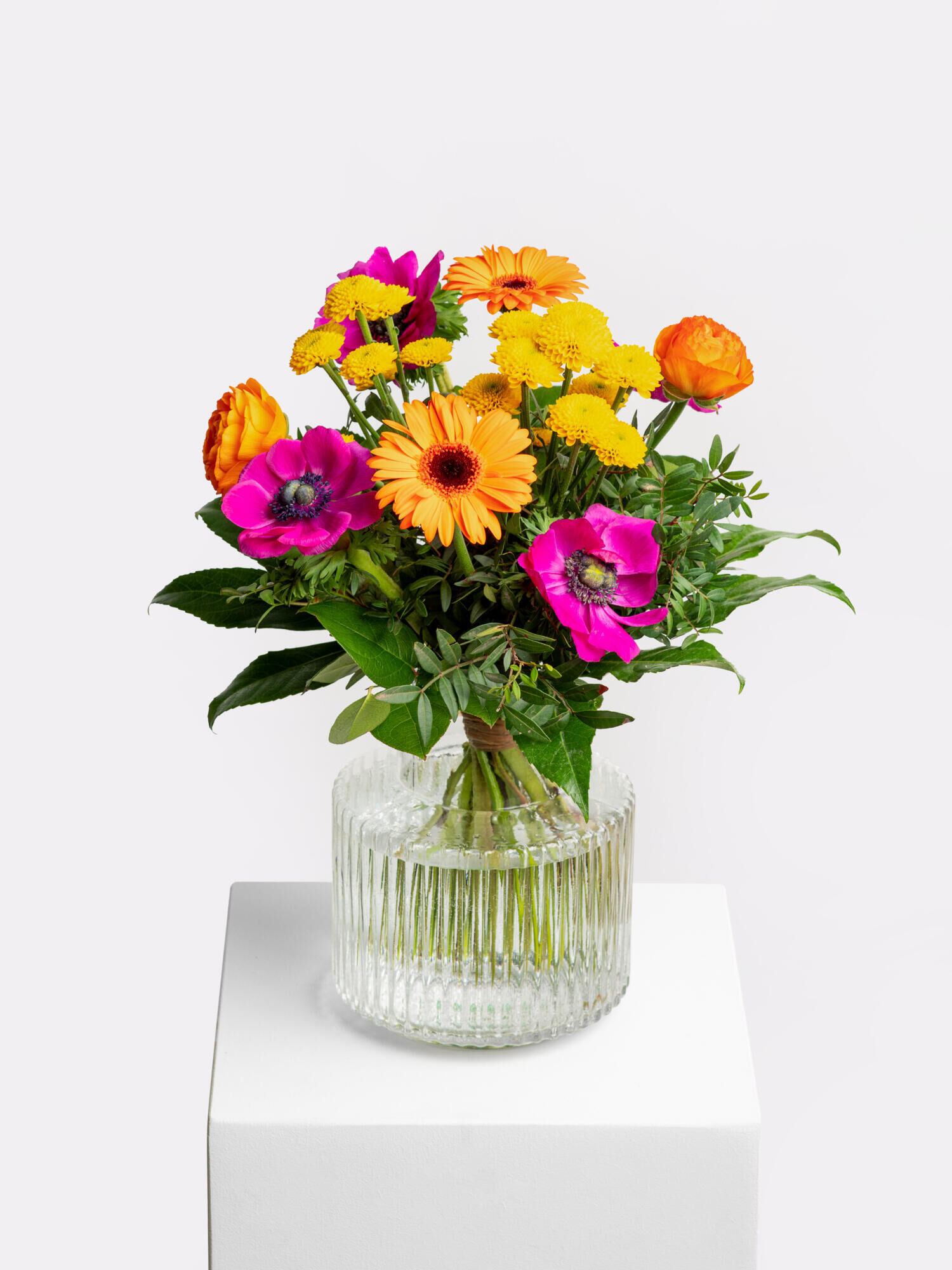 Frühlingsgarten - Hauptblüte: Chrysanthemen, Germini, Ranunkeln - Hauptfarbe: Gelb, Orange, Pink