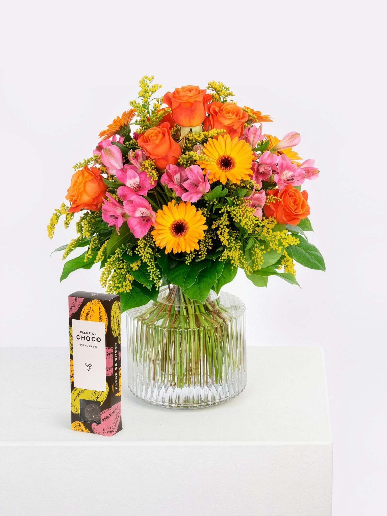 Sonnige Geburtstagsgrüße mit Fleur de Choco - Hauptblüte: Alstromerien, Germini, Rosen - Hauptfarbe: Orange, Pink