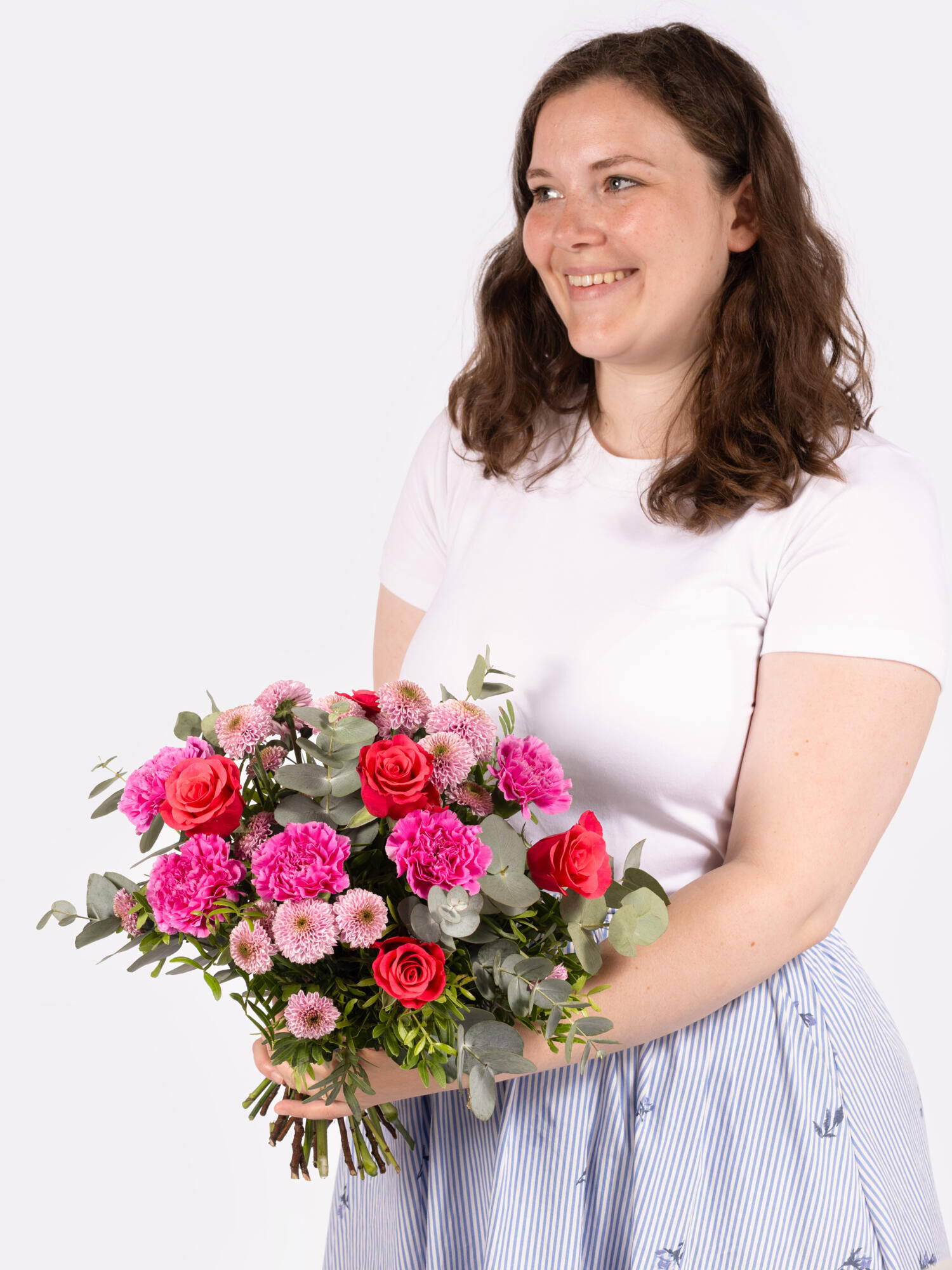 Strauß der Woche - Hauptblüte: Chrysanthemen, Nelken, Rosen - Hauptfarbe: Pink, Rosa, Violett