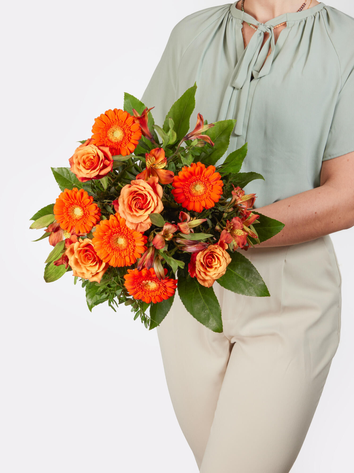 Strauß der Woche - Hauptblüte: Alstromerien, Germini, Rosen - Hauptfarbe: Orange