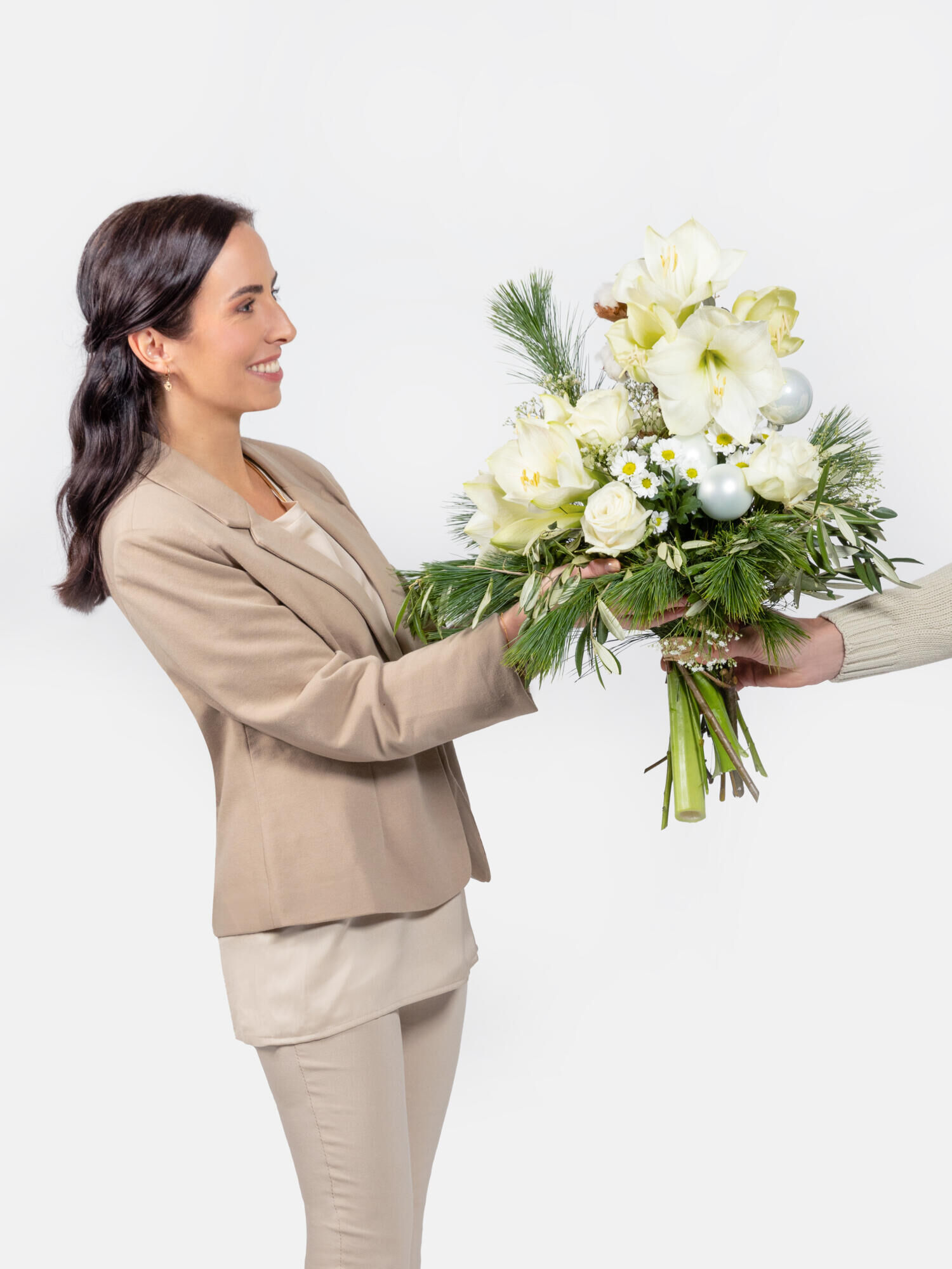 Winterliebe - Hauptblüte: Amaryllis, Rosen - Hauptfarbe: Weiß