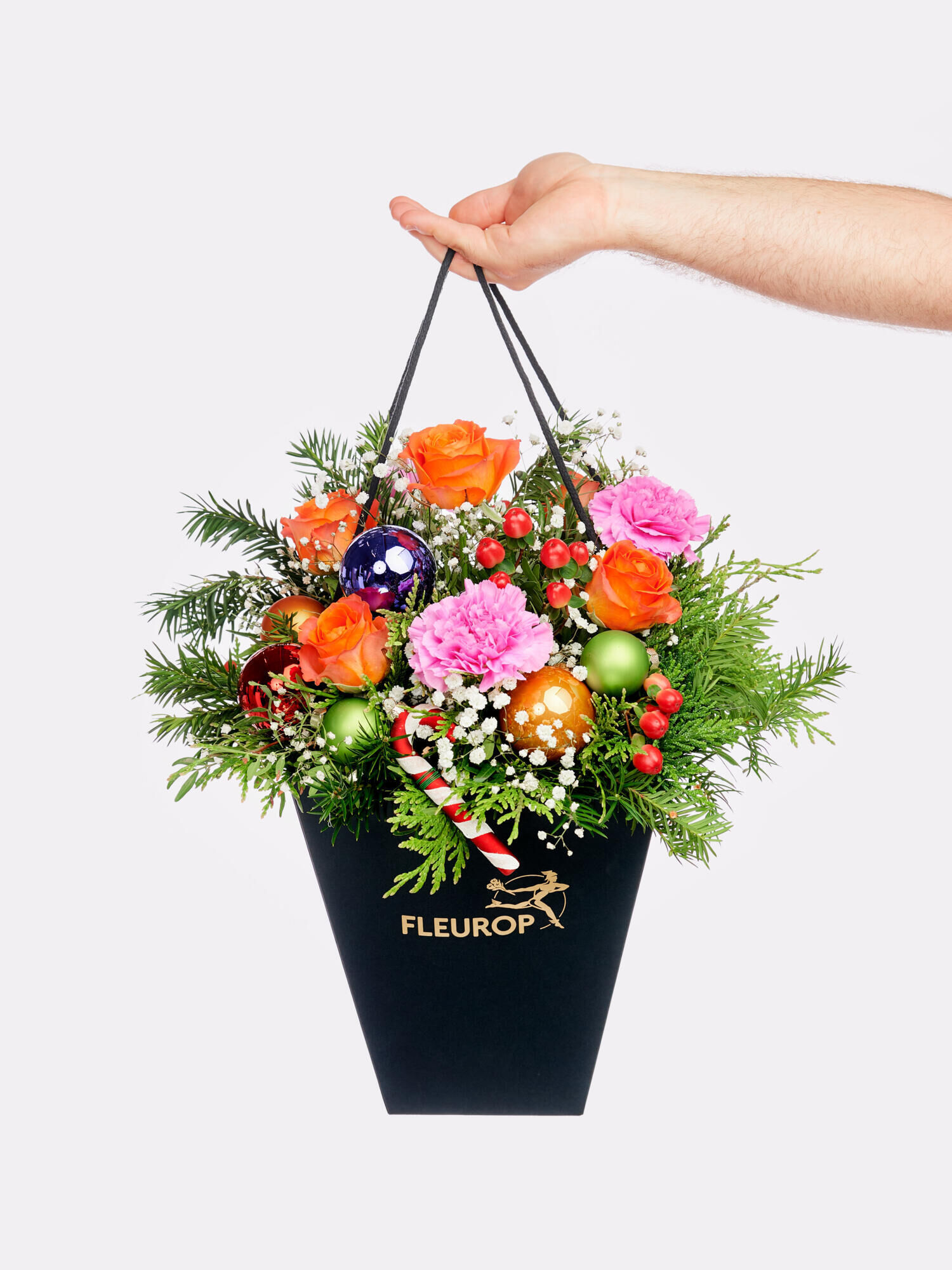 Weihnachtstanz - Hauptblüte: Alstromerien, Nelken, Rosen - Hauptfarbe: Bunt