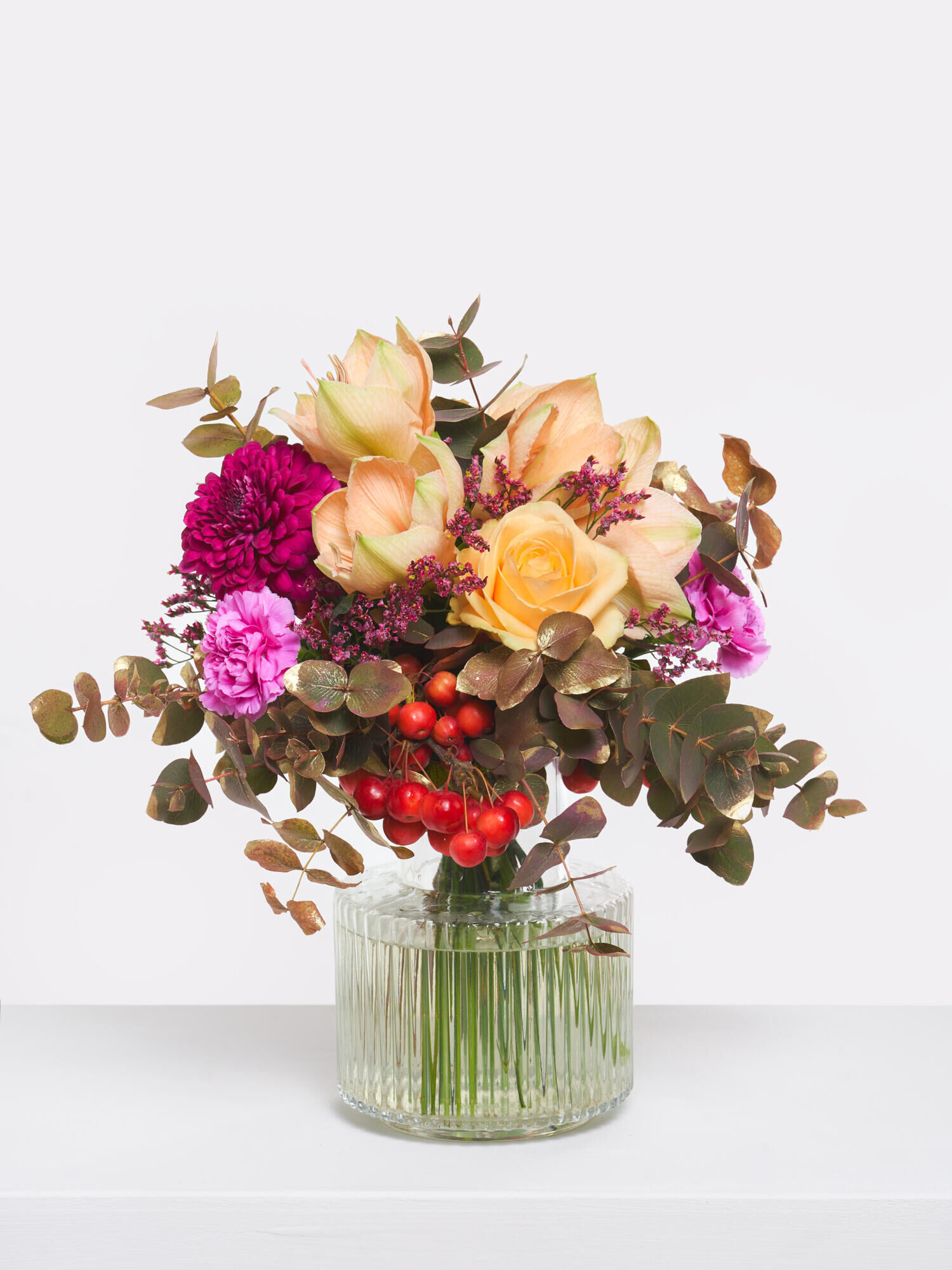 Sweet Luck - Main Colors: APRICOT, PURPLE - Main Flowers: AMARYLLIS, CARNATIONS, CHRYSANTHEMA, ROSES