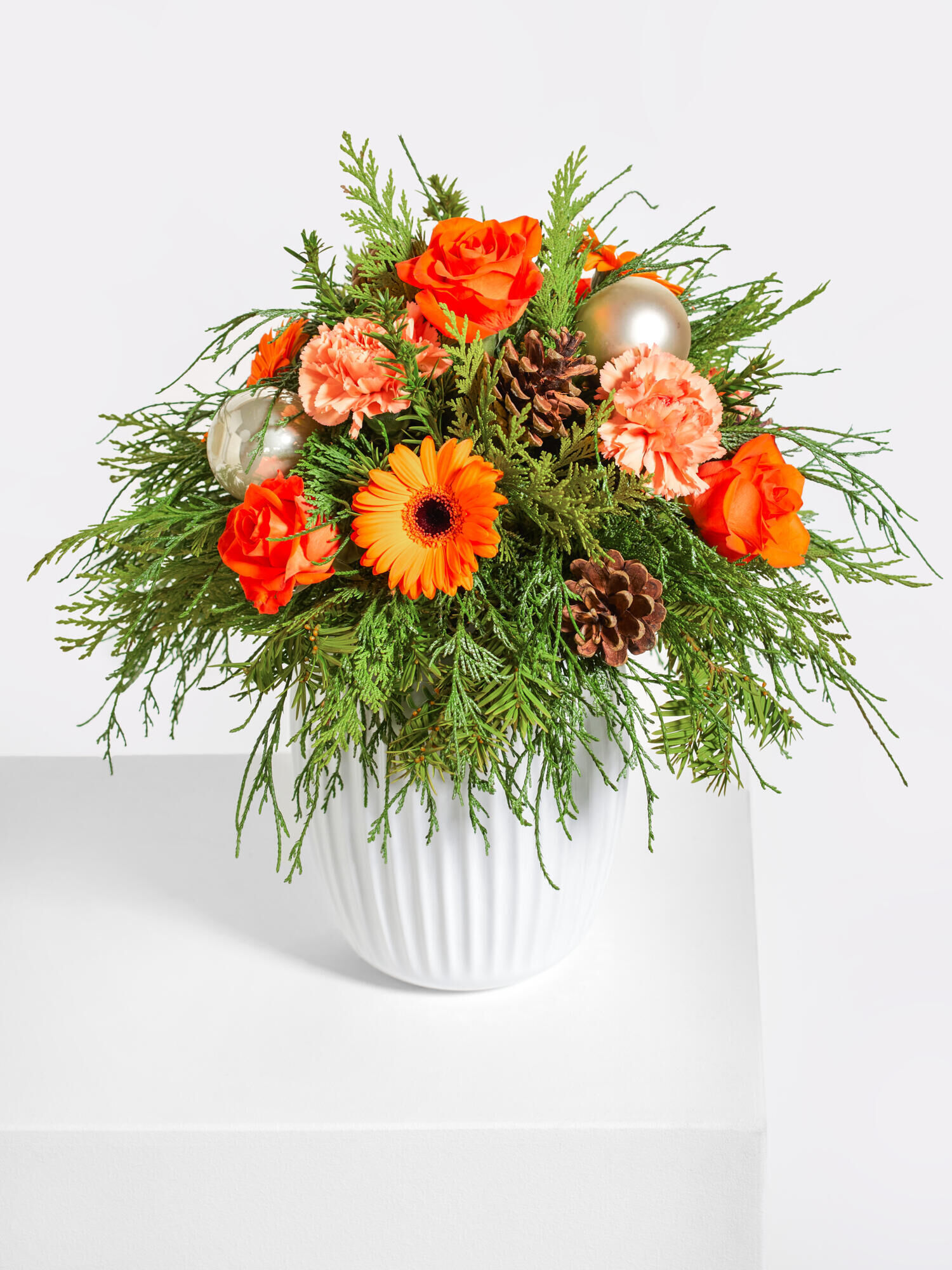 Cottage Magic - Main Colors: APRICOT, ORANGE - Main Flowers: CARNATIONS, GERBERA, ROSES