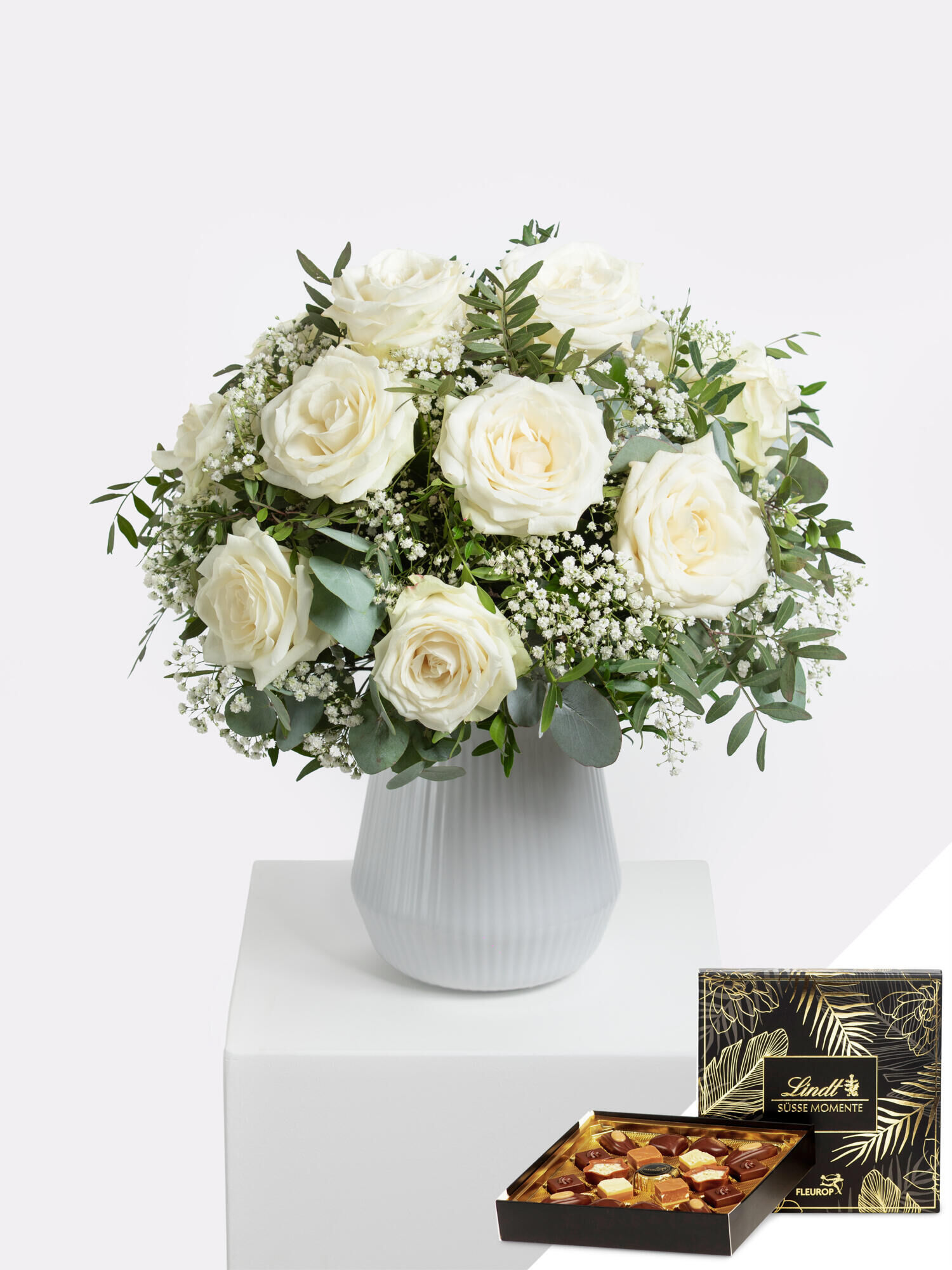 Schokotraum - Hauptblüte: Rosen - Hauptfarbe: Weiß