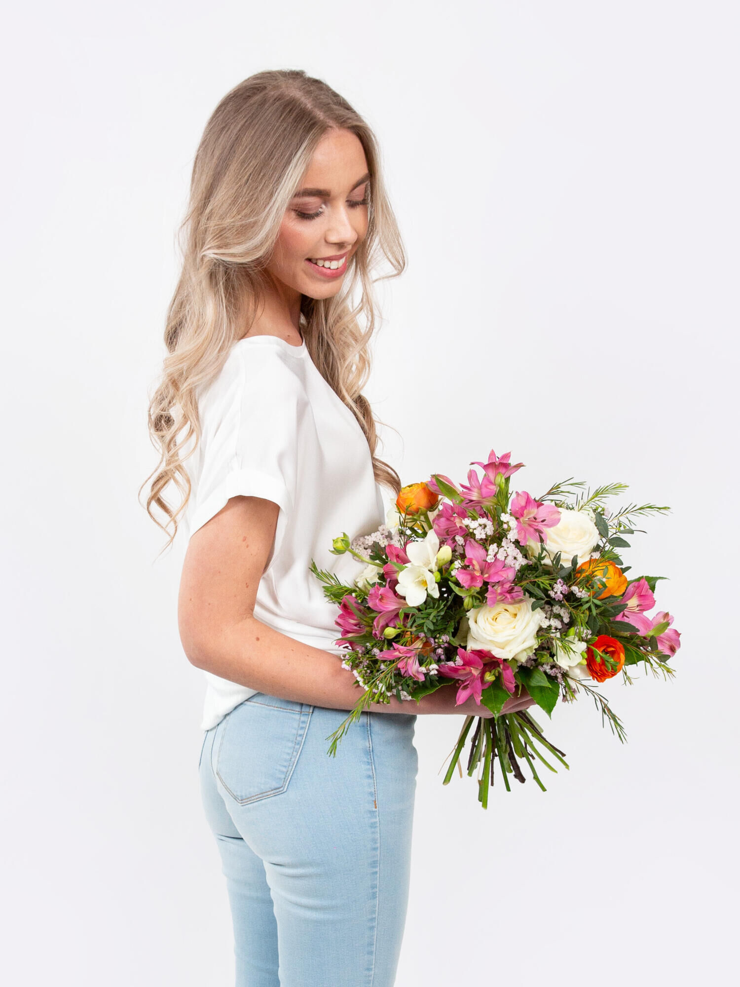 Mein Sonnenschein - Hauptblüte: Alstromerien, Freesien, Ranunkeln, Rosen - Hauptfarbe: Orange, Rosa, Weiß