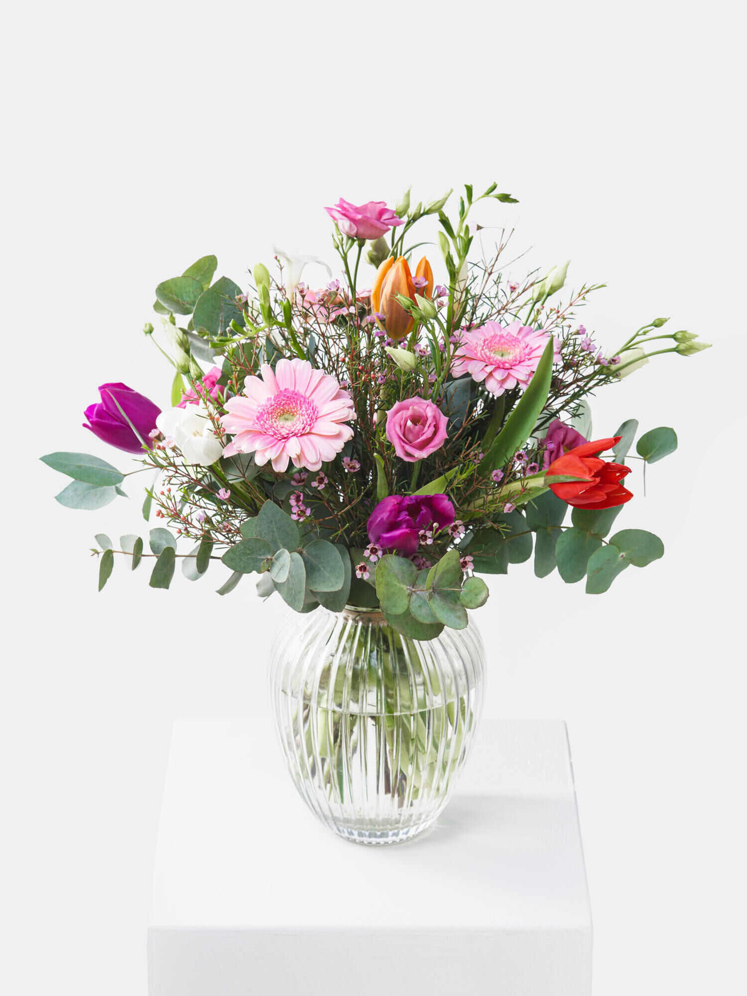 Zartrosa Grüße - Hauptblüte: Eustoma, Freesien, Germini, Tulpen - Hauptfarbe: Pink, Rosa, Weiß