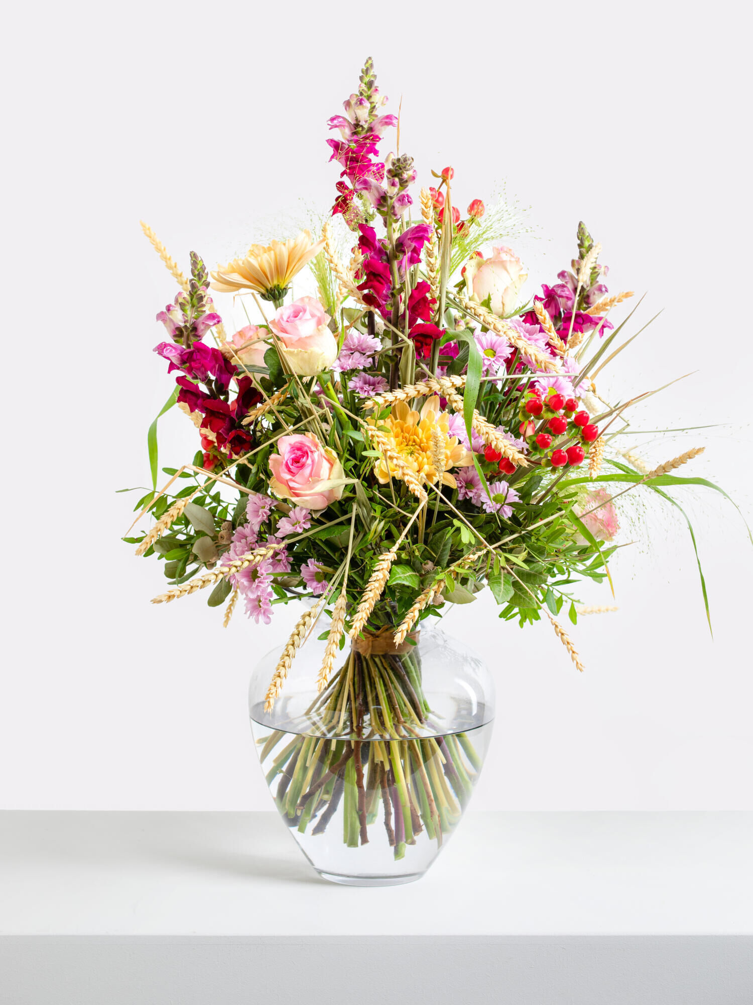 Garden Party Garden Party - Main Colors: APRICOT, PURPLE, ROSE - Main Flowers: CHRYSANTHEMA, ROSES