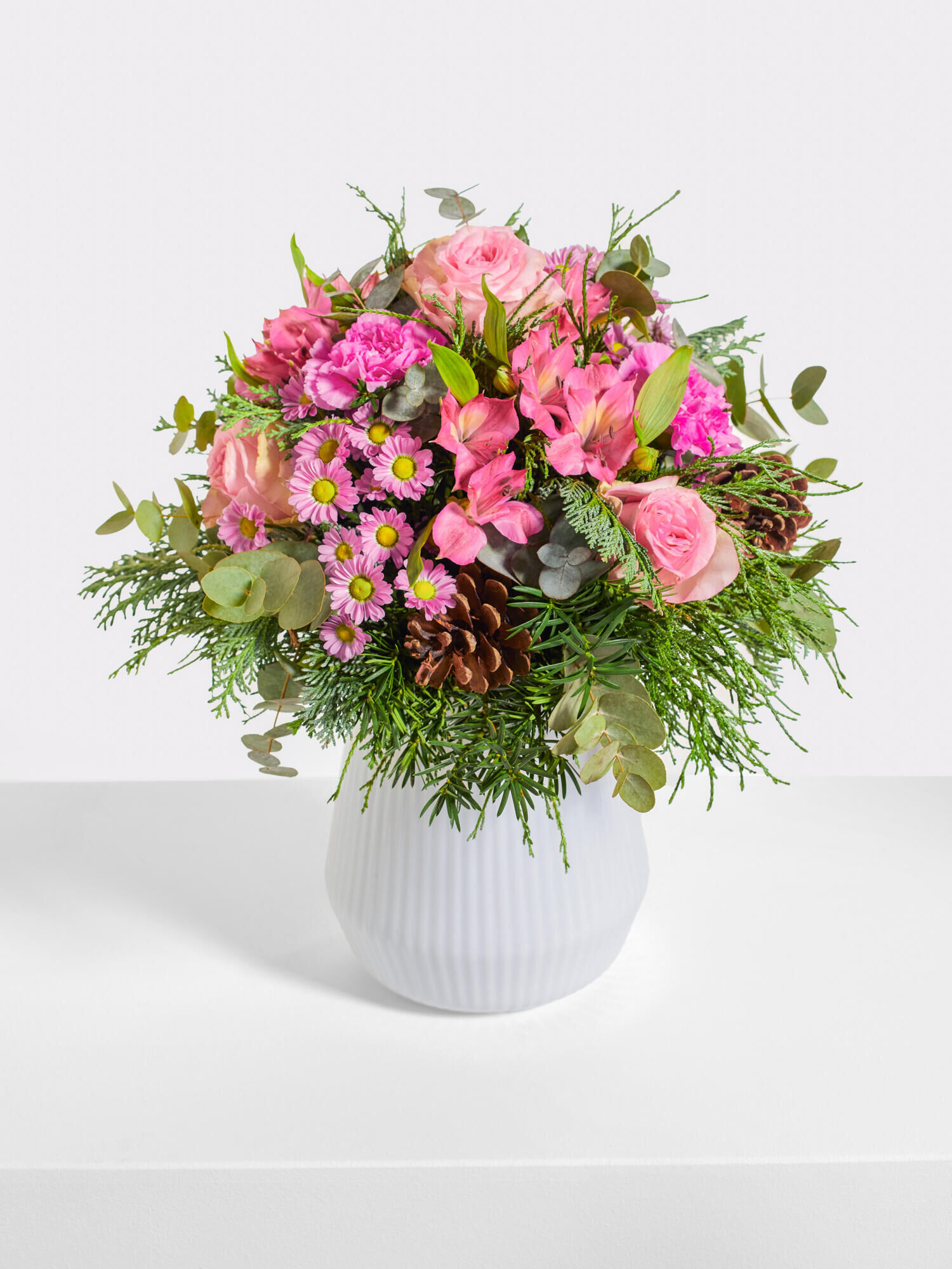 Winter Scent - Main Colors: PINK, ROSE - Main Flowers: ALSTROEMERIA, CARNATIONS, ROSES