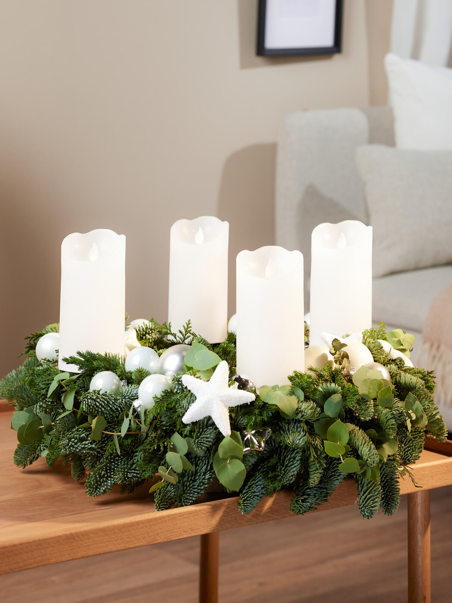 Shining Advent Greeting - Main Colors: WHITE