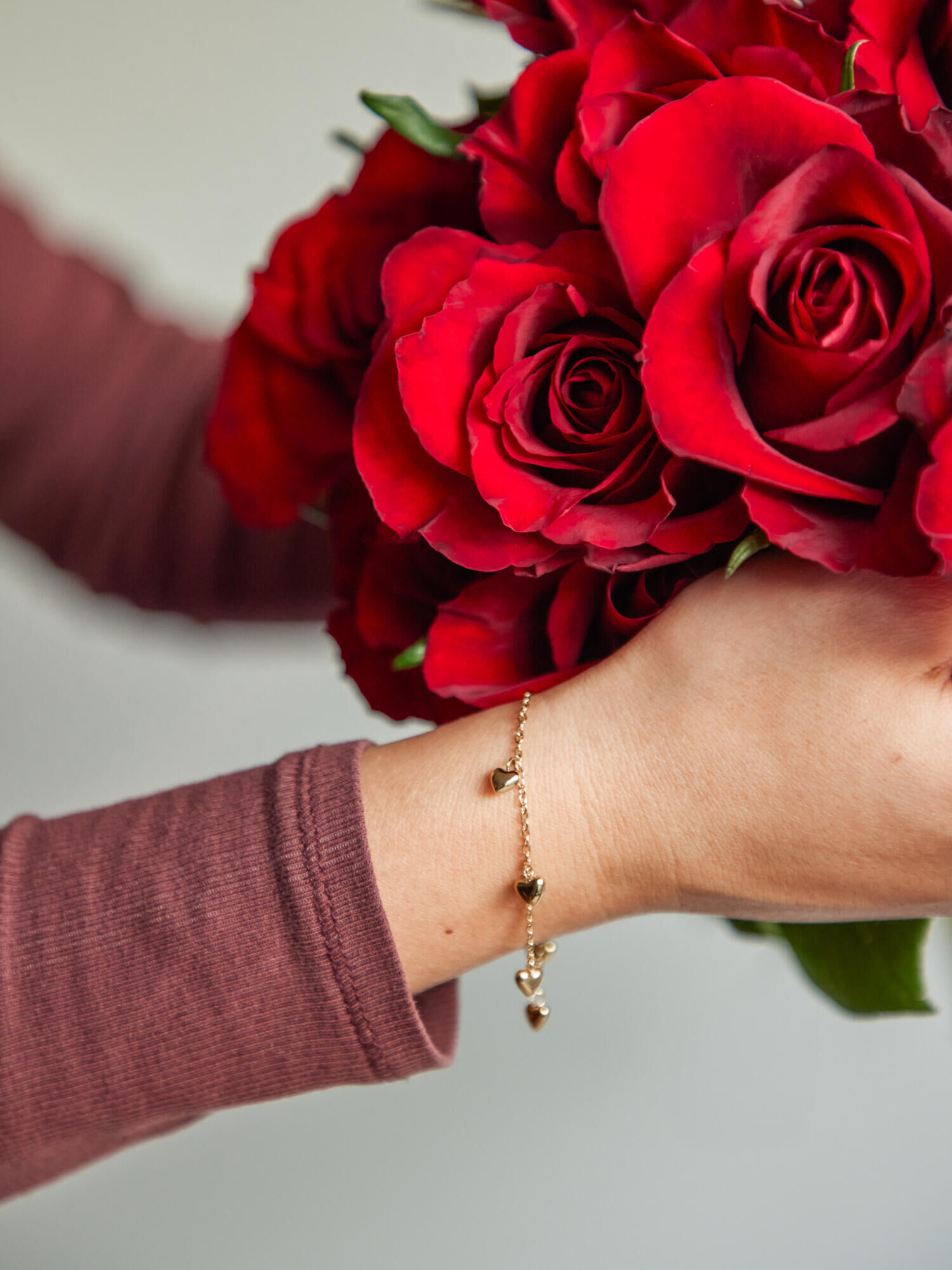 Valentine's Luxury - Hauptblüte: Rosen - Hauptfarbe: Rot