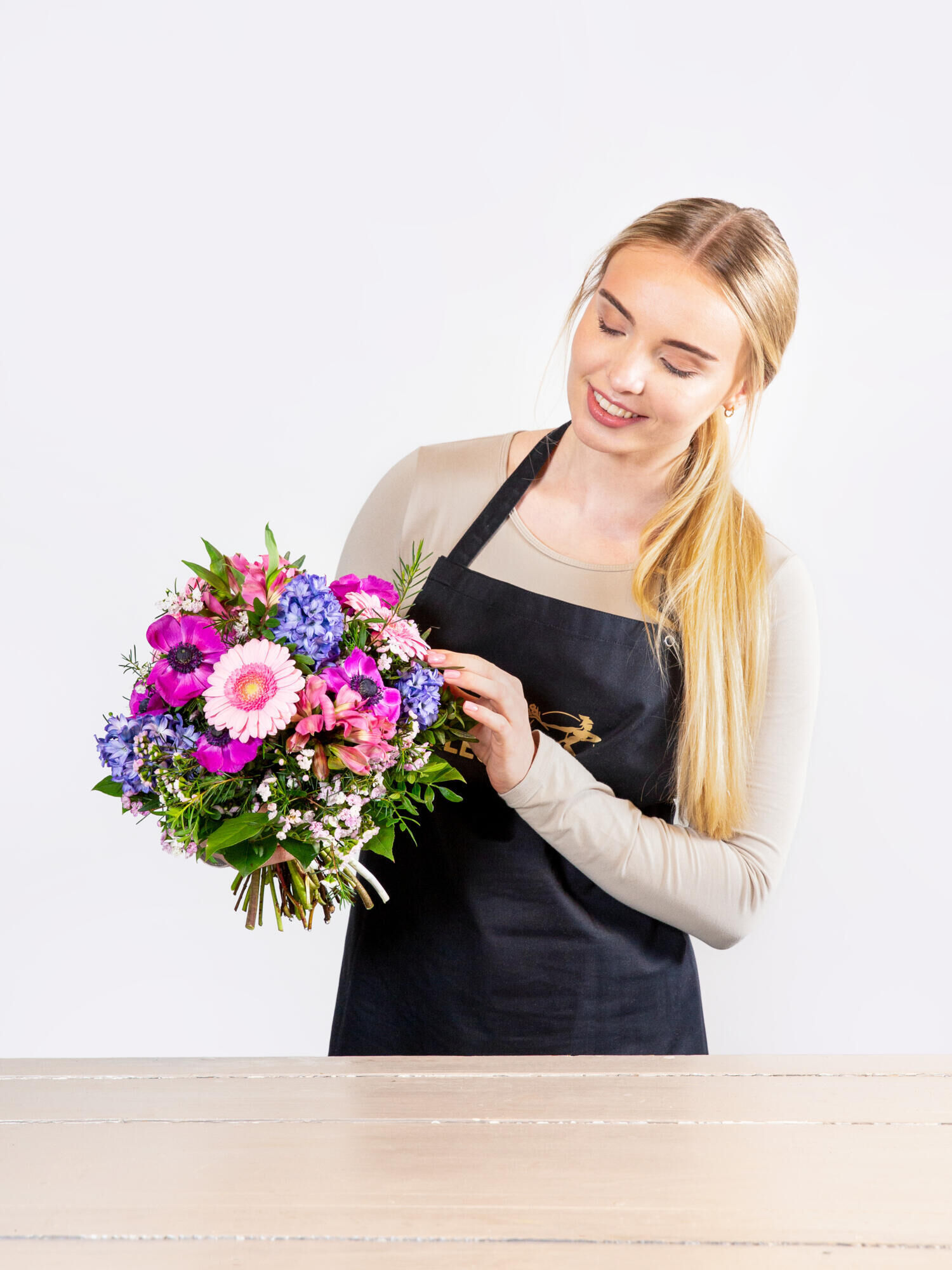 Frühlingszauber - Hauptblüte: Alstromerien, Germini, Hyazinthen - Hauptfarbe: Blau, Pink, Rosa