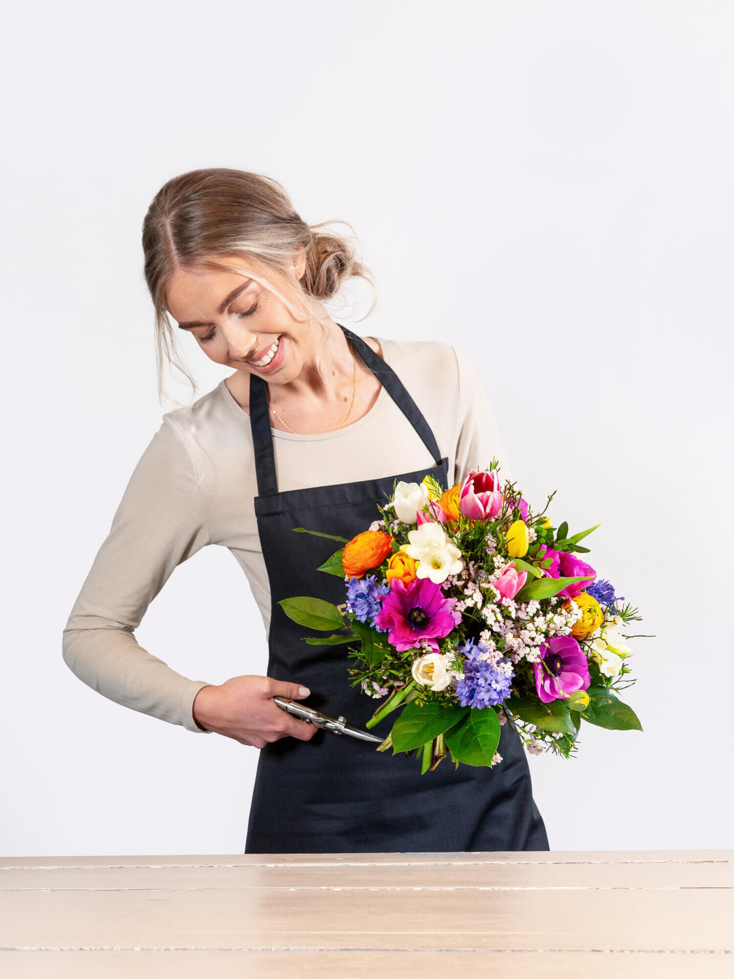 Bunte Freude - Hauptblüte: Freesien, Hyazinthen, Ranunkeln, Tulpen - Hauptfarbe: Bunt