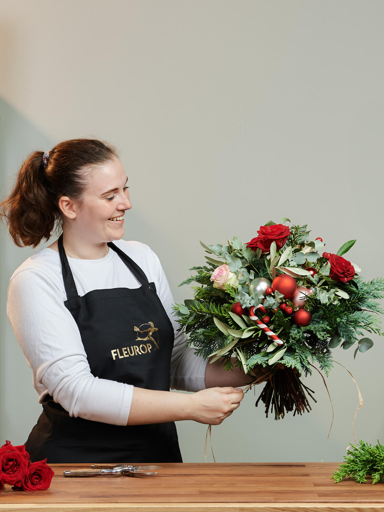Weihnachtsstimmung - Hauptblüte: Rosen - Hauptfarbe: Rosa, Rot, Weiß
