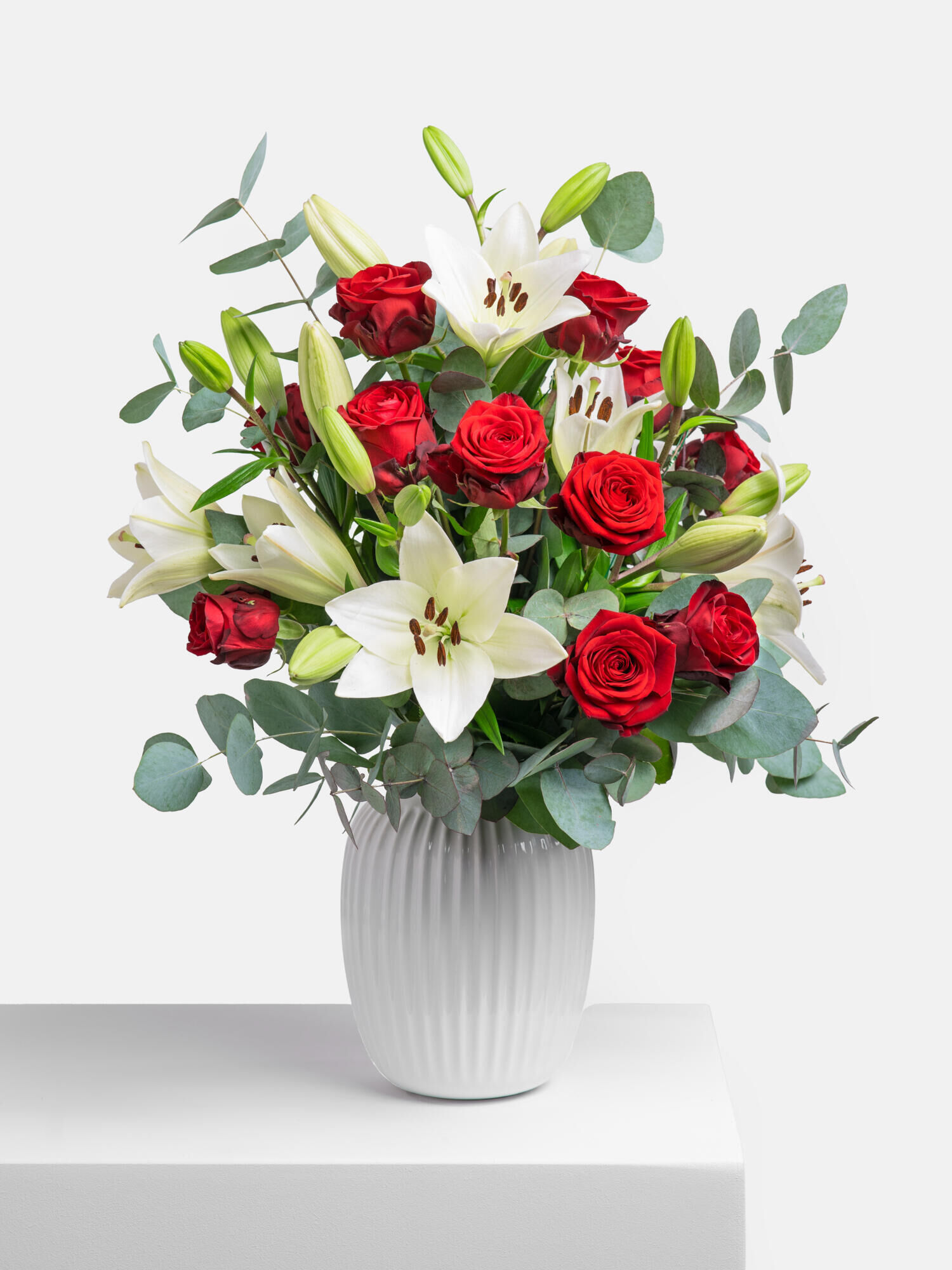 Exklusiv! - Hauptblüte: Lilien, Rosen - Hauptfarbe: Rot, Weiß