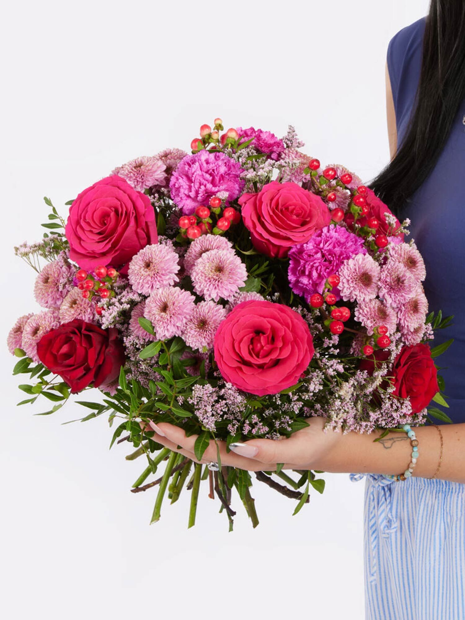 Wild Berry - Main Colors: PINK, RED, ROSE - Main Flowers: CARNATIONS, ROSES