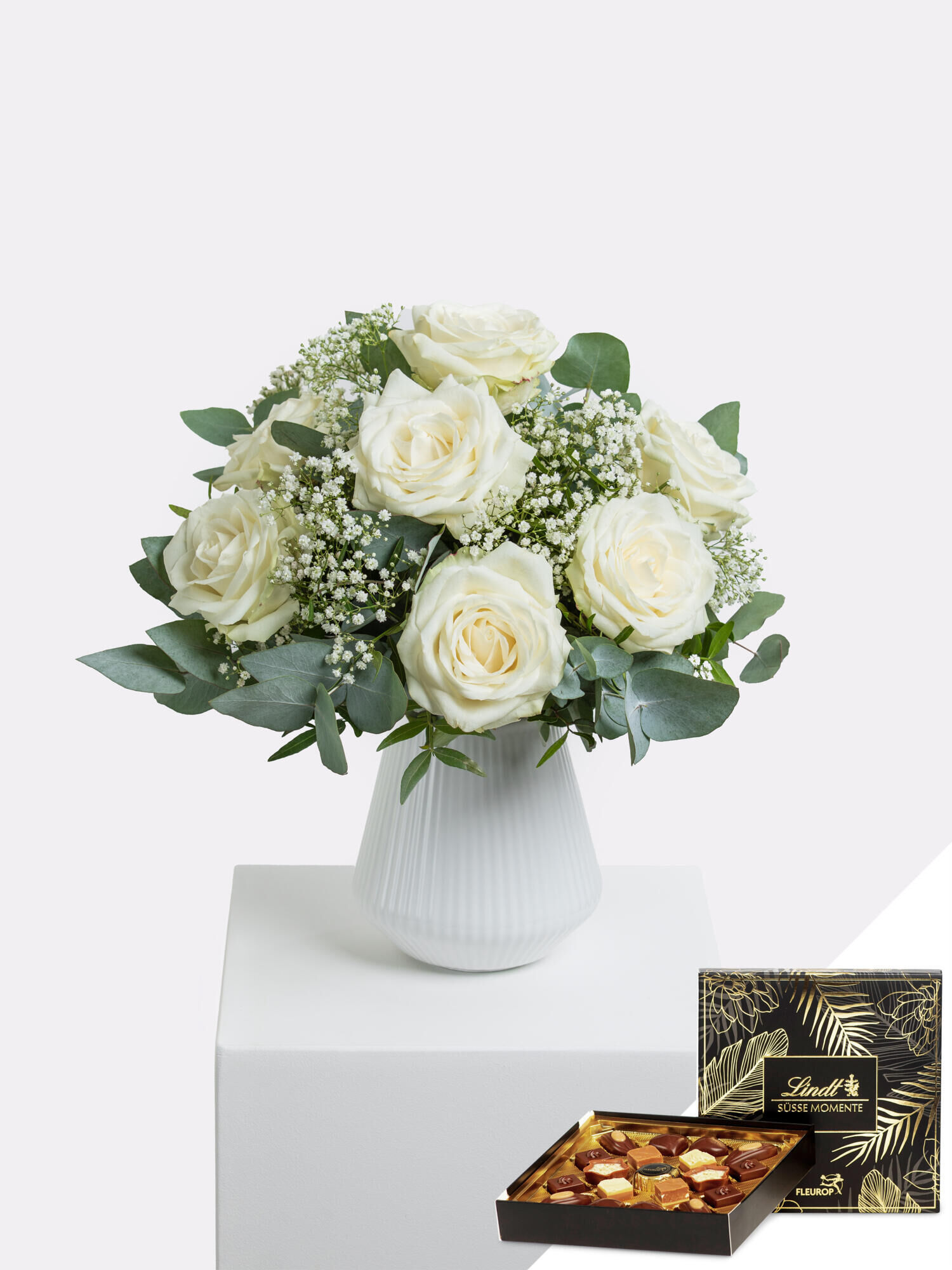 Schokotraum - Hauptblüte: Rosen - Hauptfarbe: Weiß