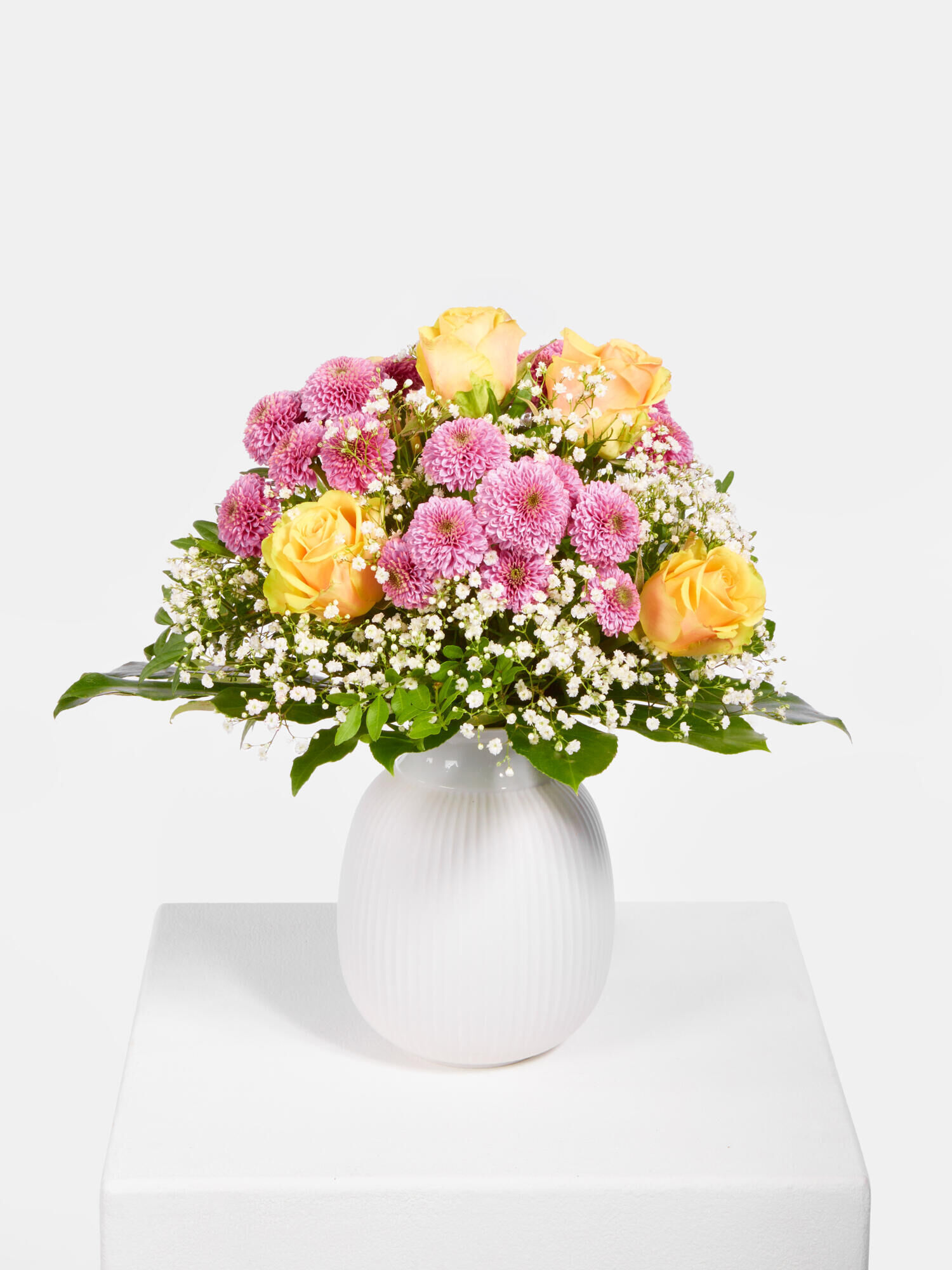 Strauß der Woche - Hauptblüte: Rosen - Hauptfarbe: Apricot, Rosa, Weiß