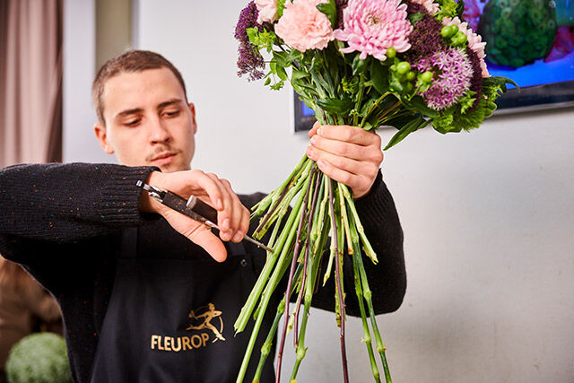Florist bei der Arbeit