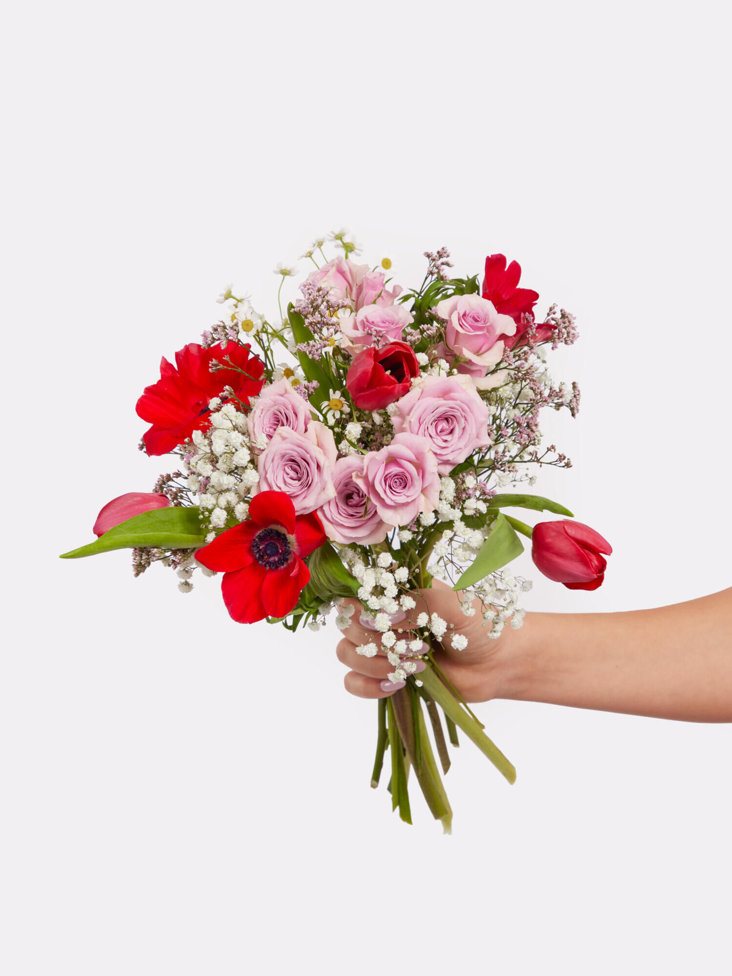 Cloud Nine - Main Colors: RED, ROSE - Main Flowers: ROSES, TULIPS