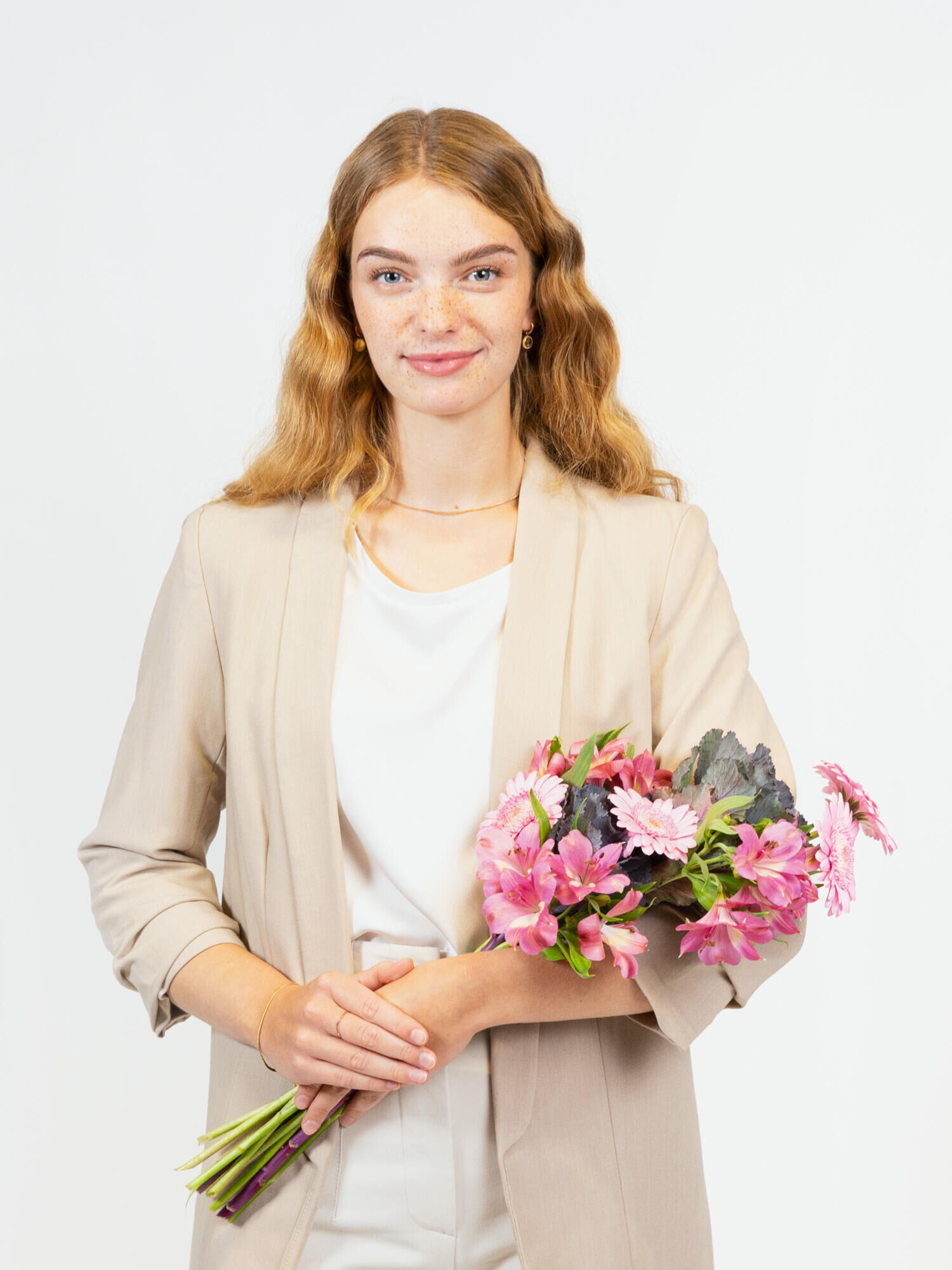 Wild Romance - Main Colors: GREEN, PINK, ROSE - Main Flowers: ALSTROEMERIA, GERBERA