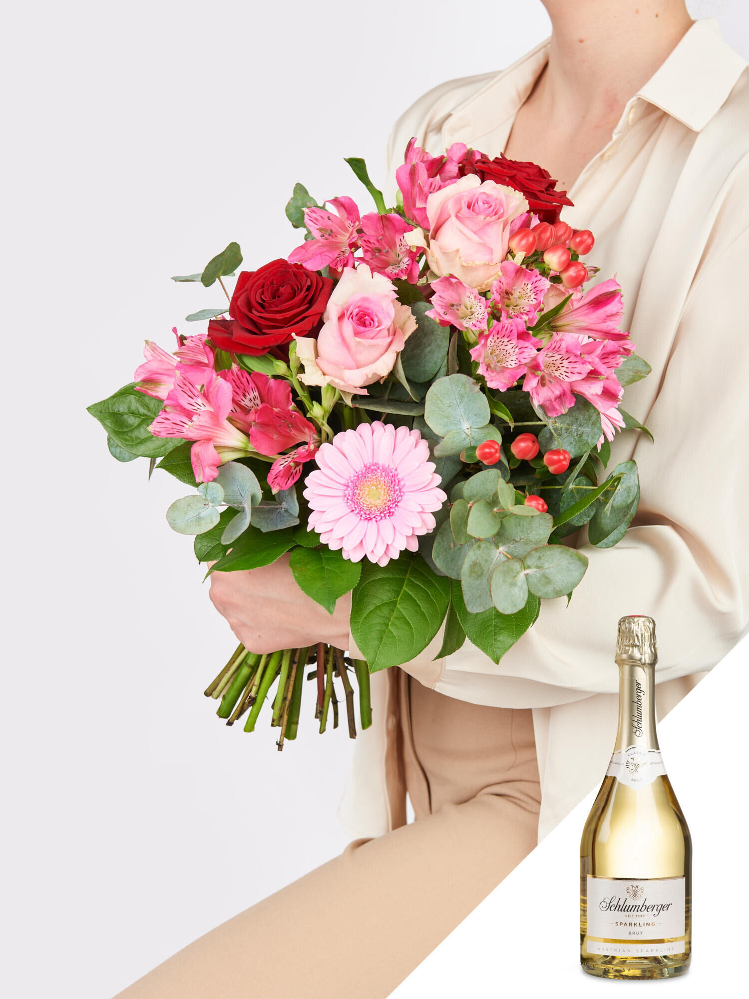 Herzliches Kompliment mit Schlumberger Sekt - Hauptblüte: Alstromerien, Germini, Rosen - Hauptfarbe: Pink, Rosa, Rot
