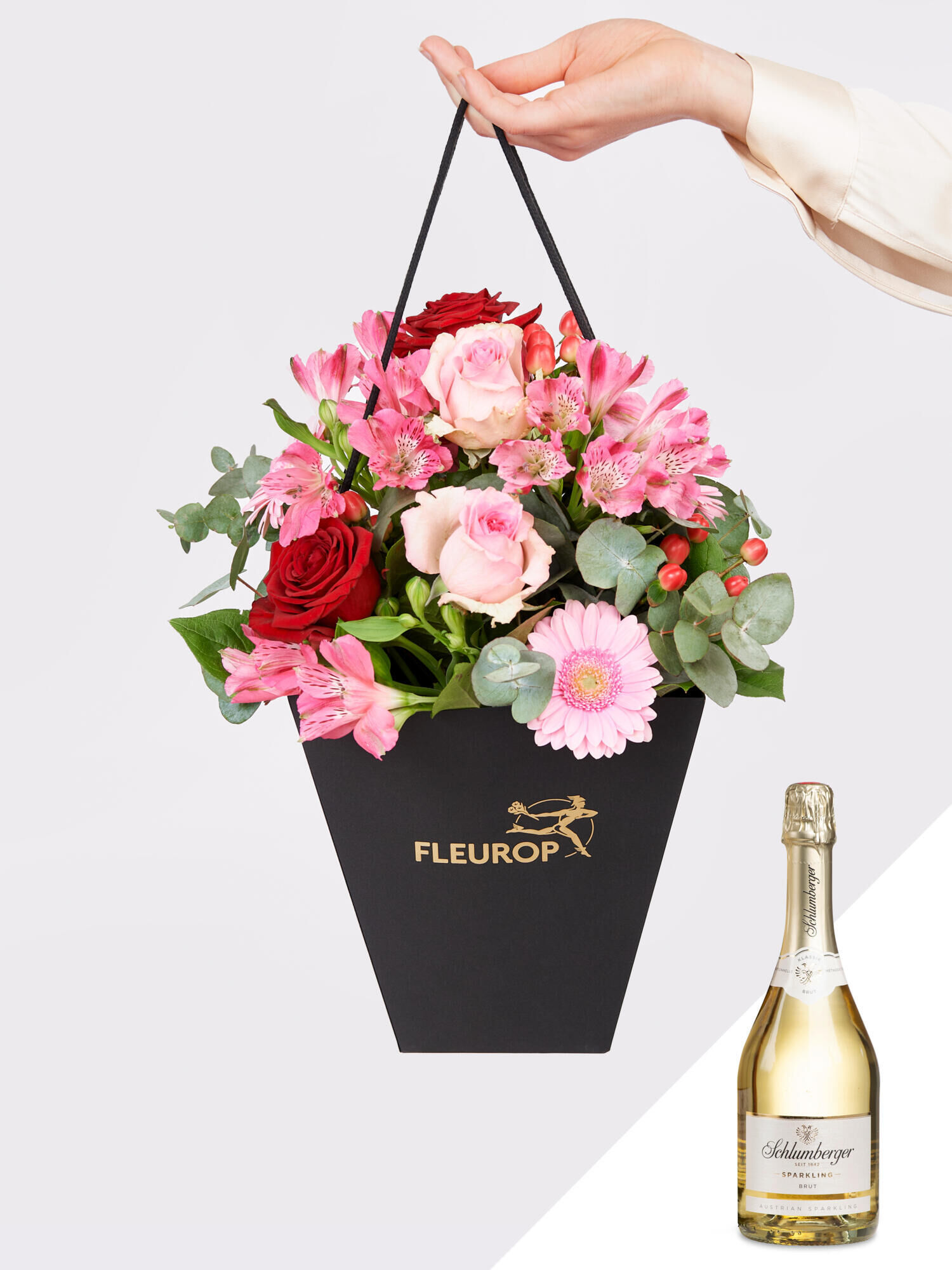 Herzliches Kompliment mit Schlumberger Sekt - Hauptblüte: Alstromerien, Germini, Rosen - Hauptfarbe: Pink, Rosa, Rot
