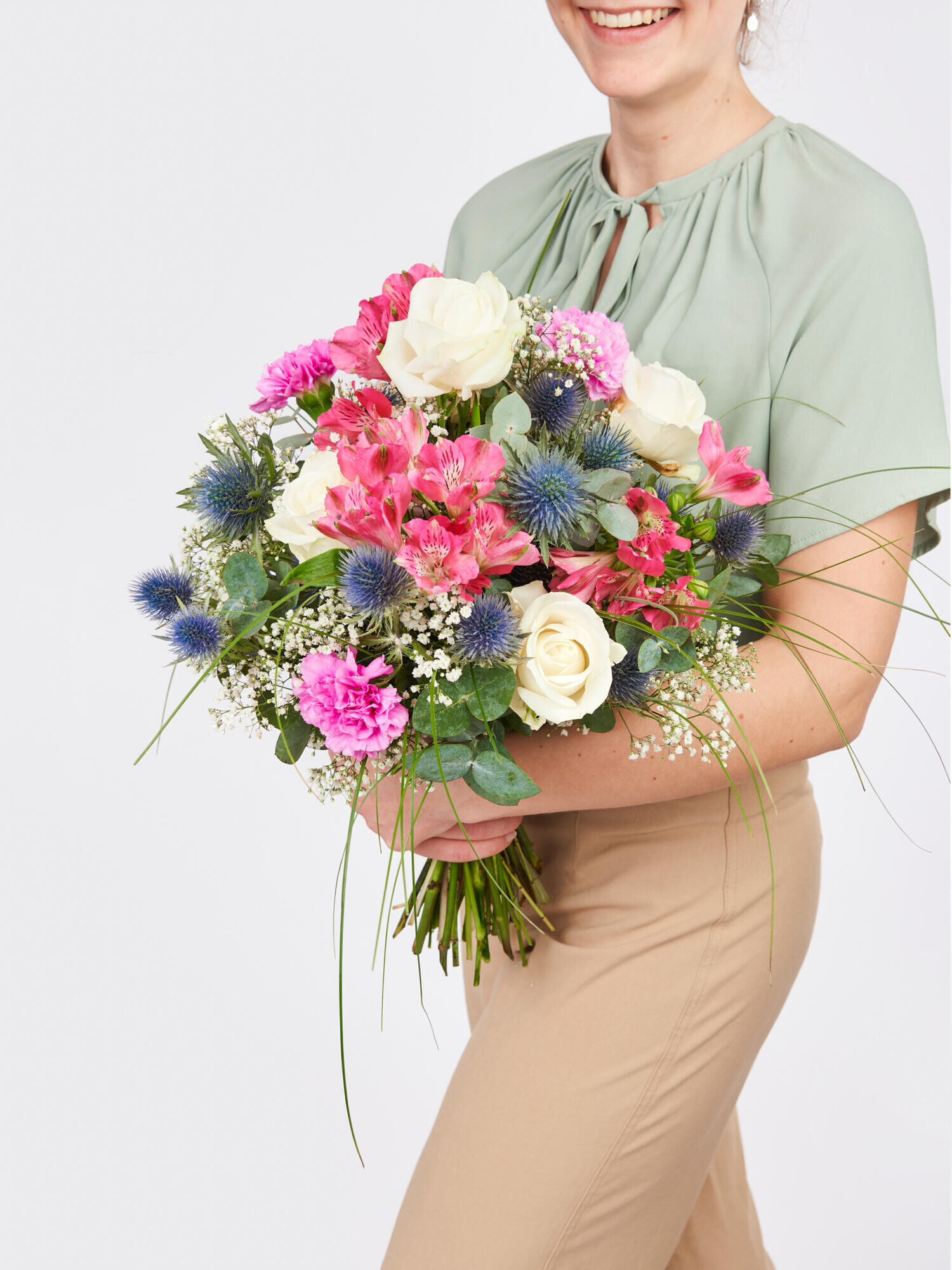 Fröhlicher Blumengruß - Hauptblüte: Alstromerien, Nelken, Rosen - Hauptfarbe: Pink, Rosa, Weiß