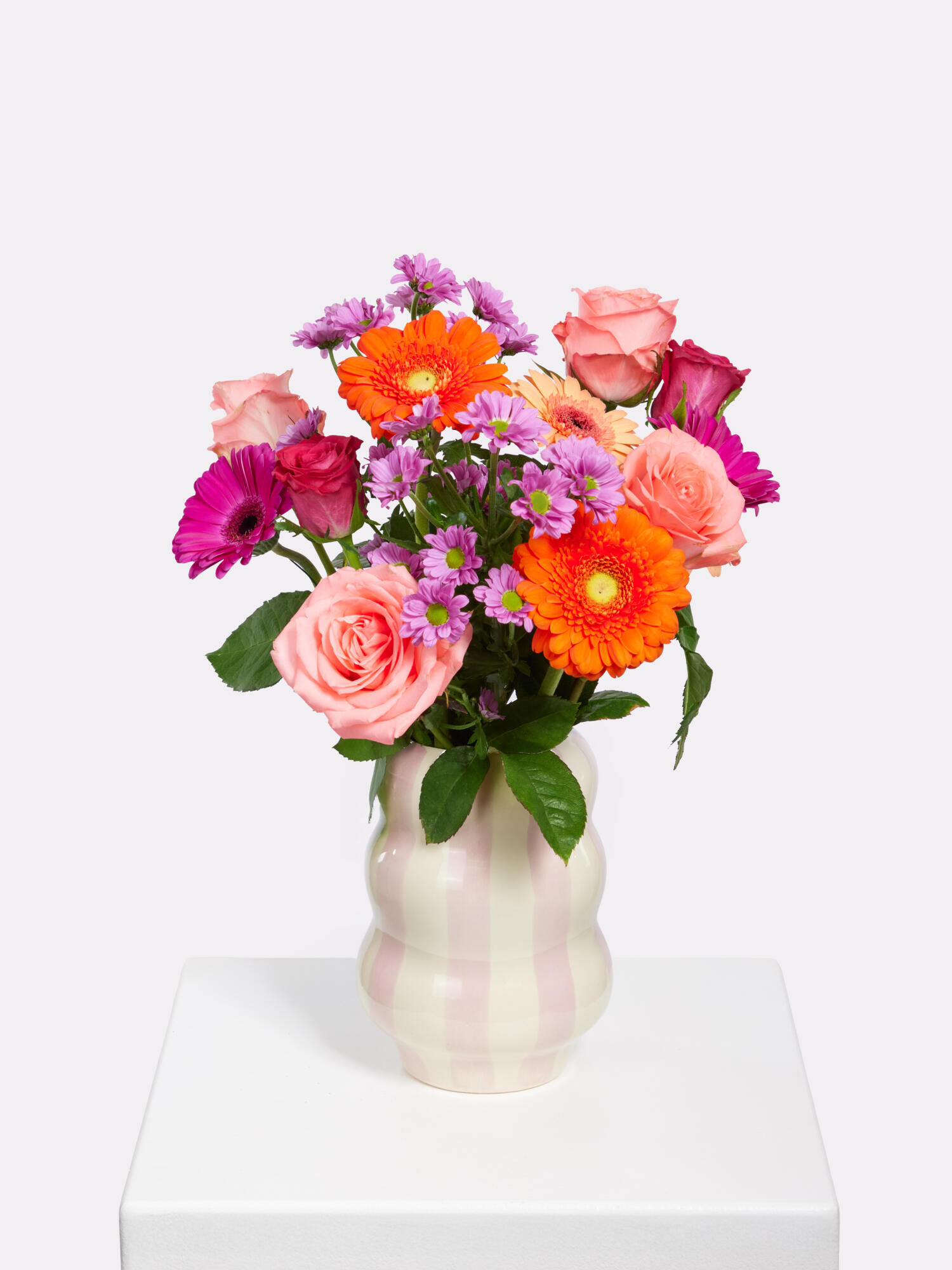 Happy Colours - Main Colors: PURPLE, ROSE - Main Flowers: GERBERA, ROSES