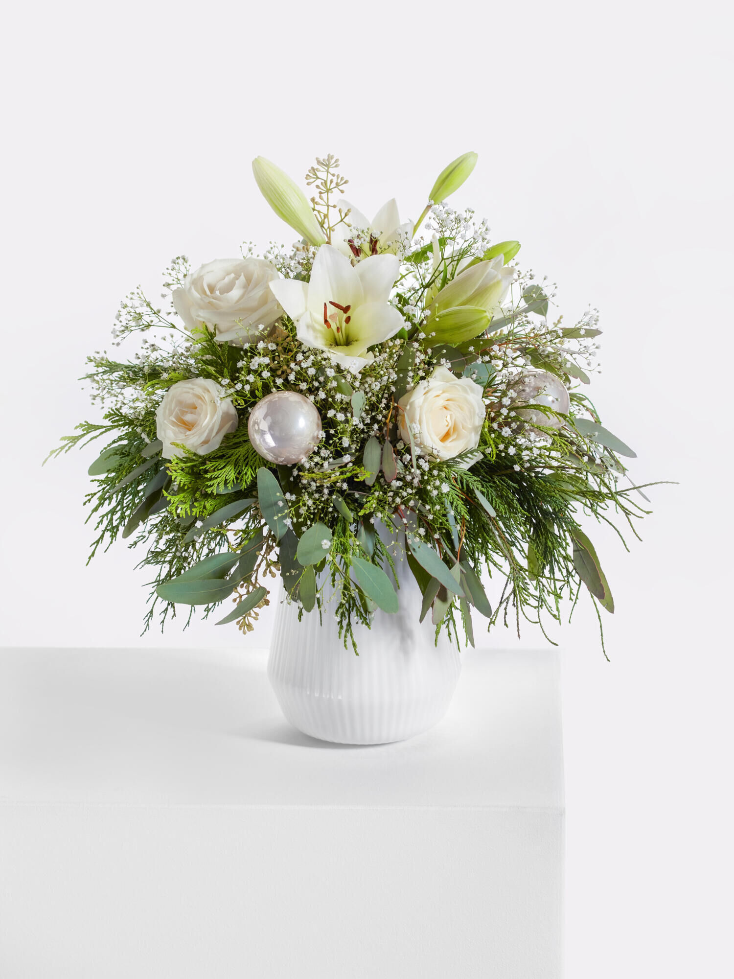 Schneezauber - Hauptblüte: Lilien, Rosen - Hauptfarbe: Weiß