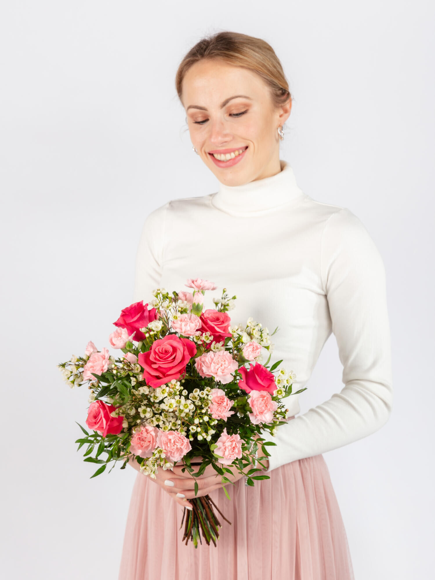 Strauß der Woche - Hauptblüte: Nelken, Rosen - Hauptfarbe: Rosa