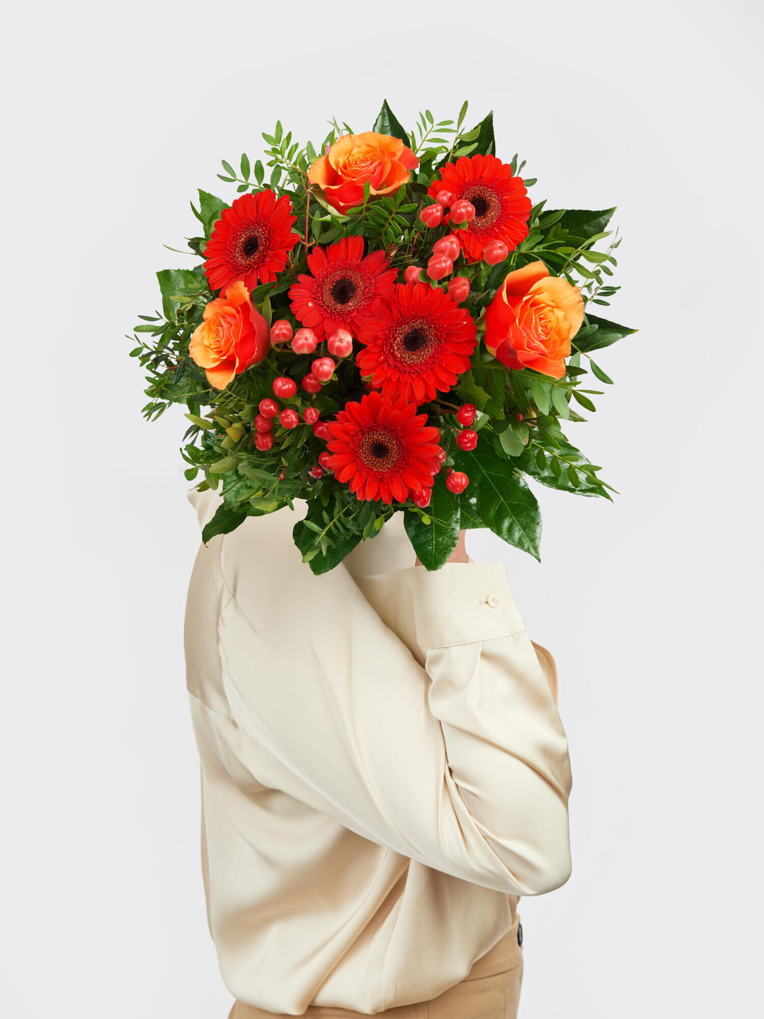 Strauß der Woche - Hauptblüte: Germini, Rosen - Hauptfarbe: Orange, Rot