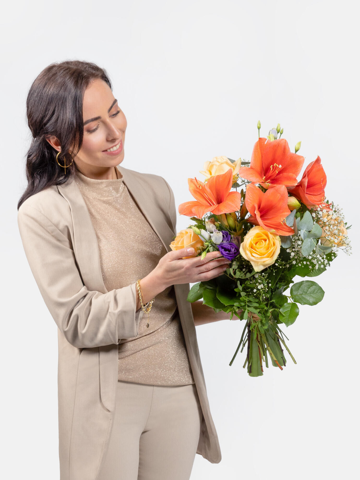 Besinnlichkeit - Hauptblüte: Amaryllis, Eustoma, Rosen - Hauptfarbe: Apricot, Violett