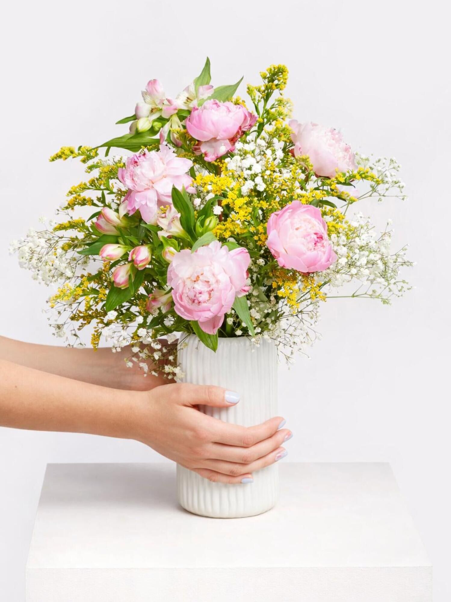 Lucky Star - Main Colors: ROSE, YELLOW - Main Flowers: PEONIES