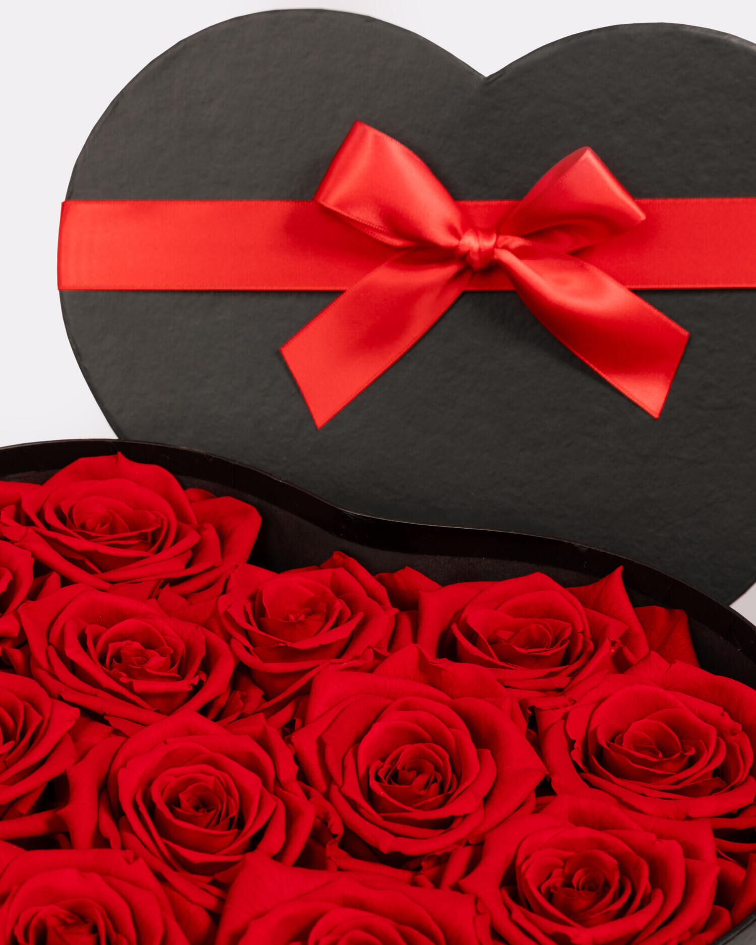 Lovebox - Main Colors: RED - Main Flowers: ROSES